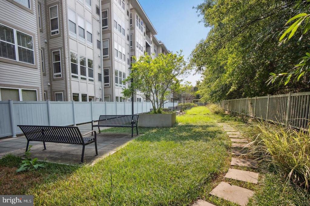 8045 Newell St #512