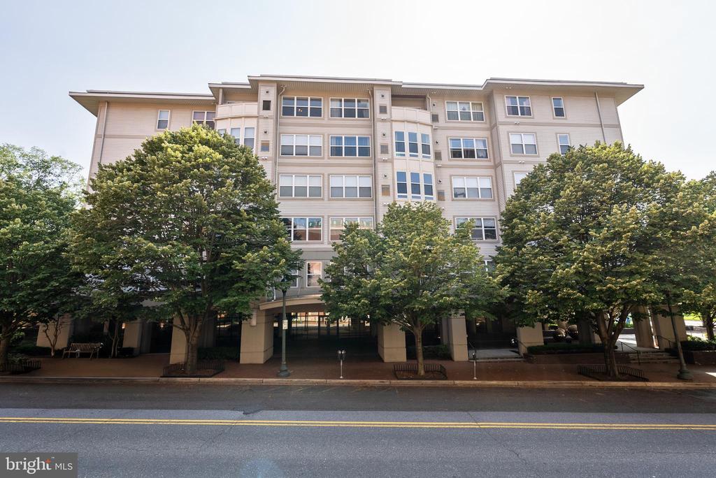 8045 Newell St #512