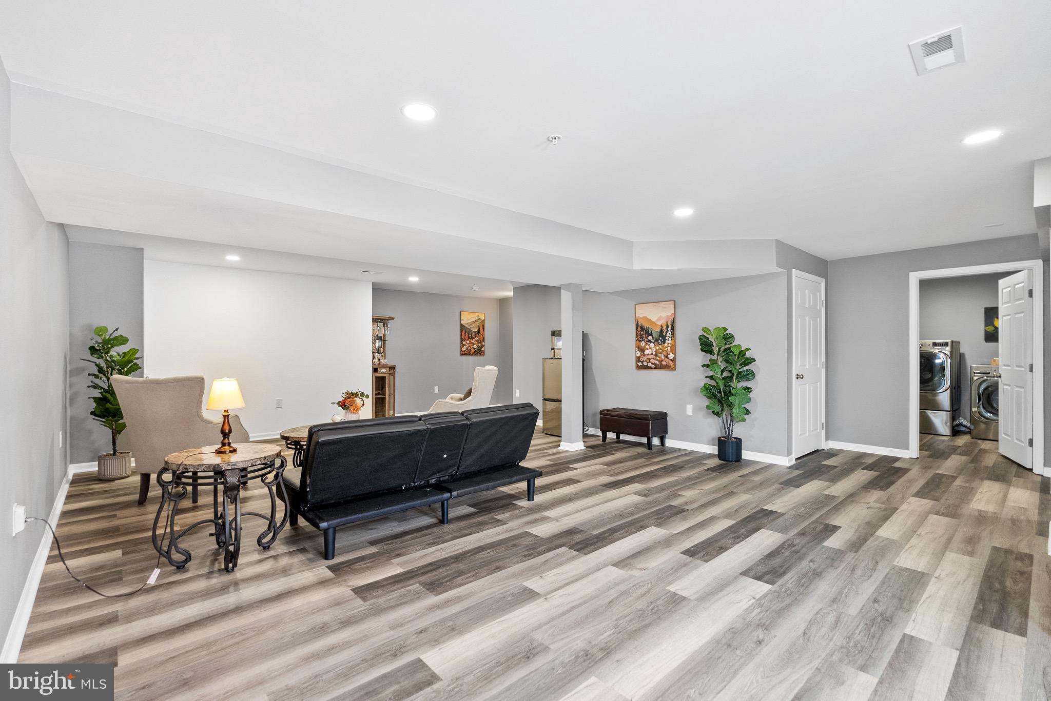 1806 ORCHARD HILL DRIVE