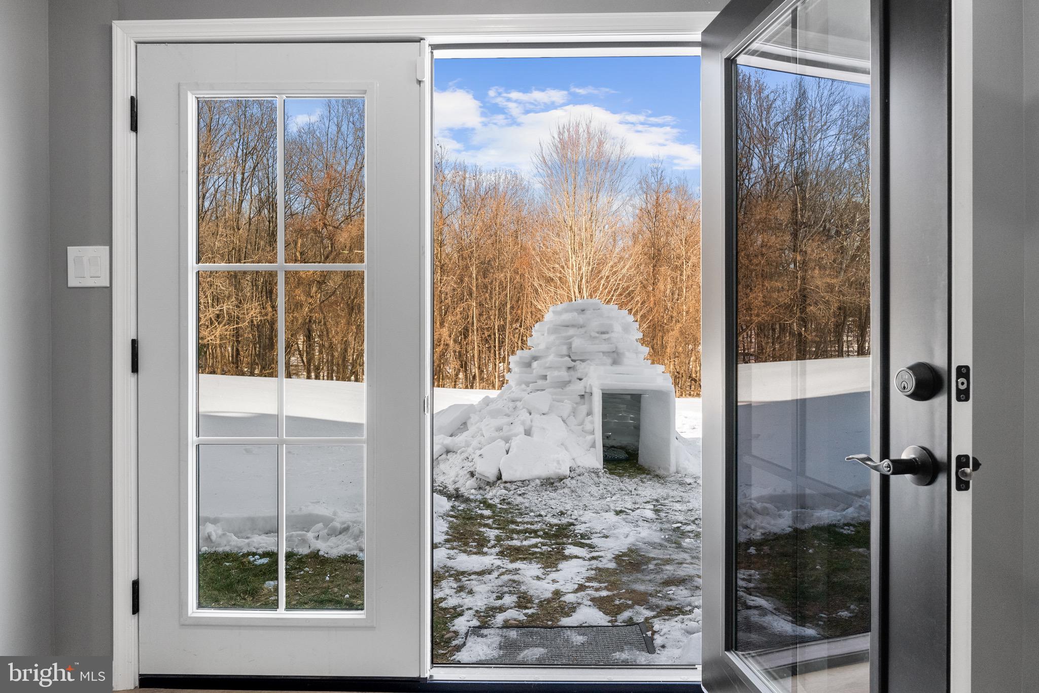 1806 ORCHARD HILL DRIVE