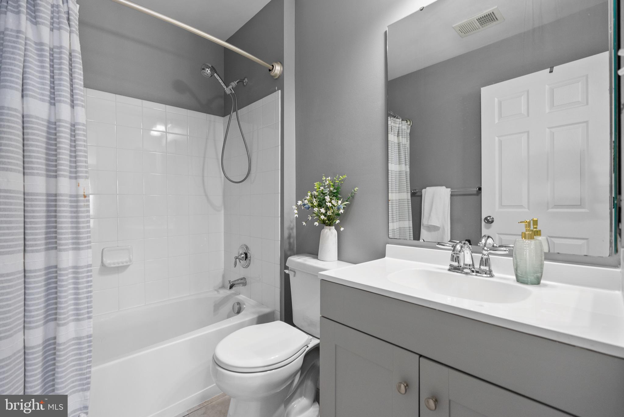 1806 ORCHARD HILL DRIVE