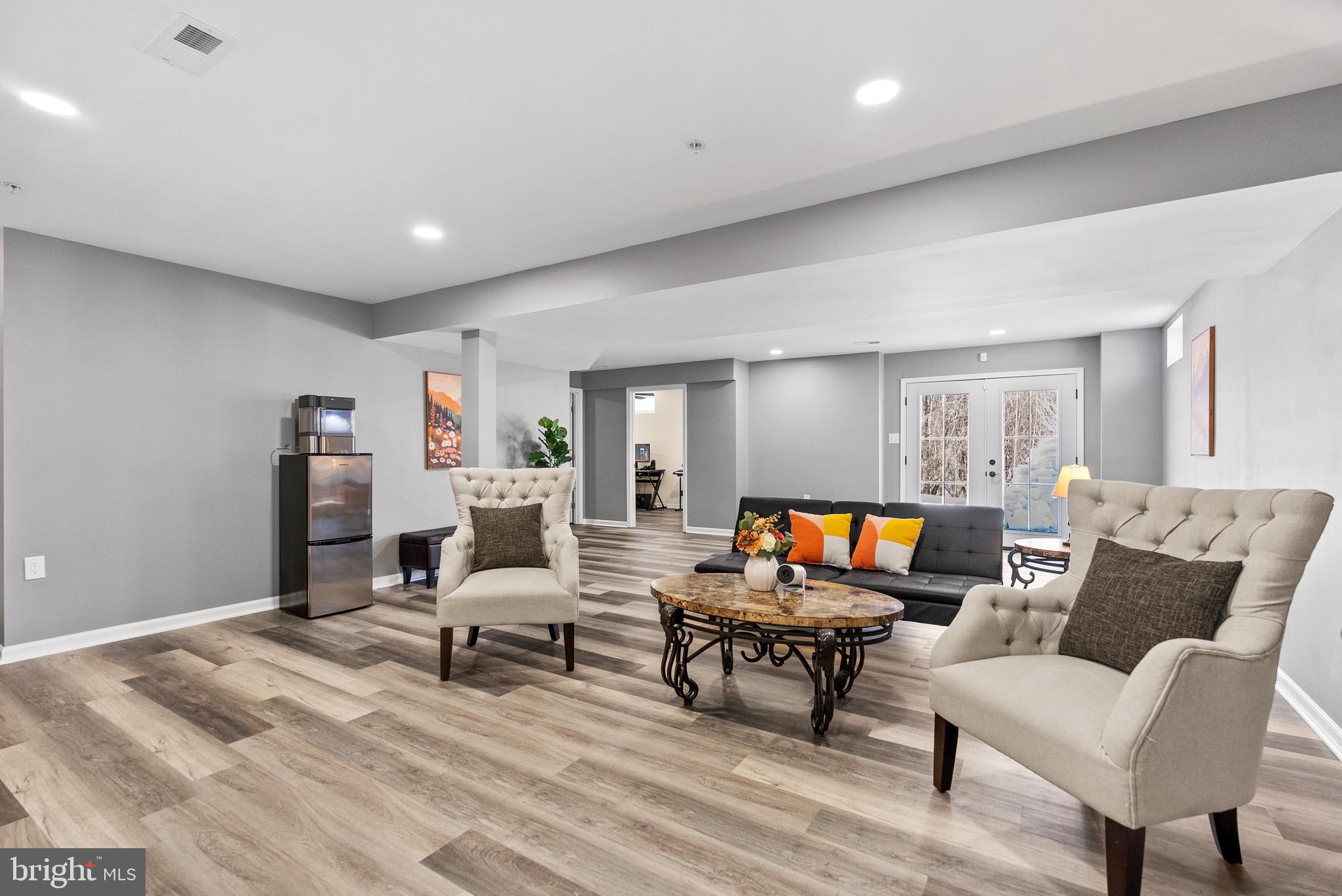 1806 ORCHARD HILL DRIVE