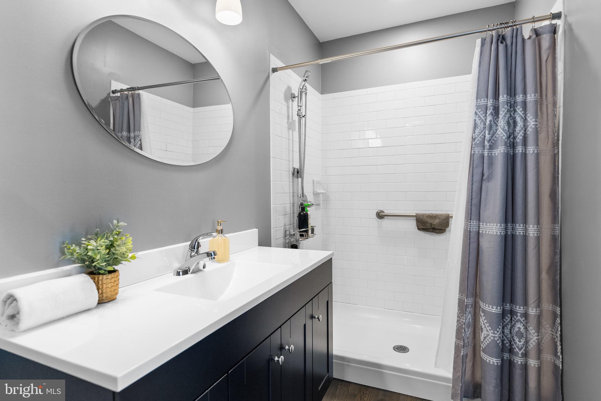 1806 ORCHARD HILL DRIVE