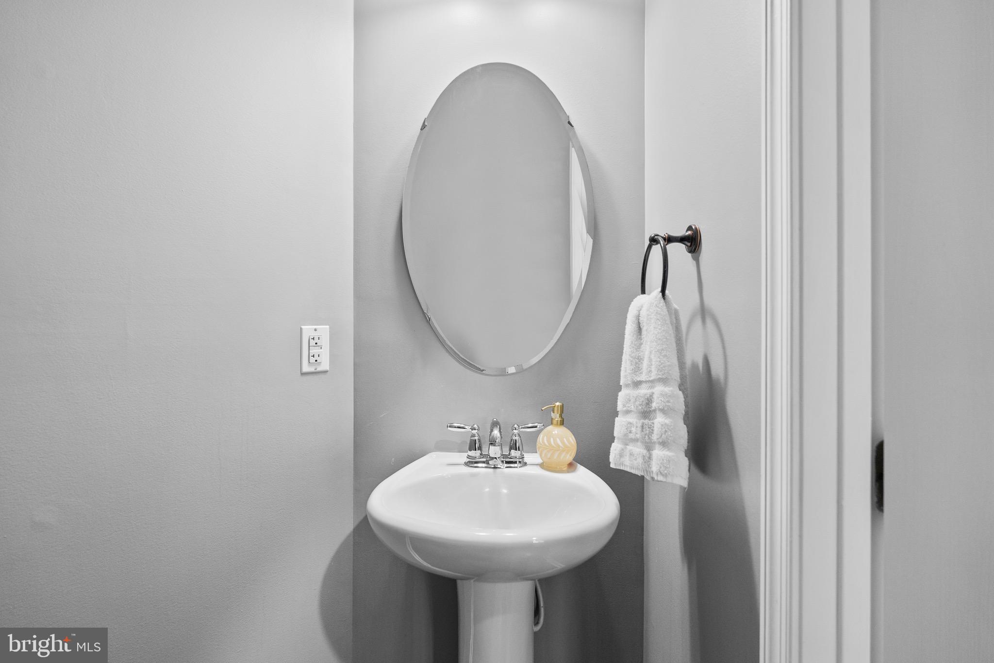 1806 ORCHARD HILL DRIVE