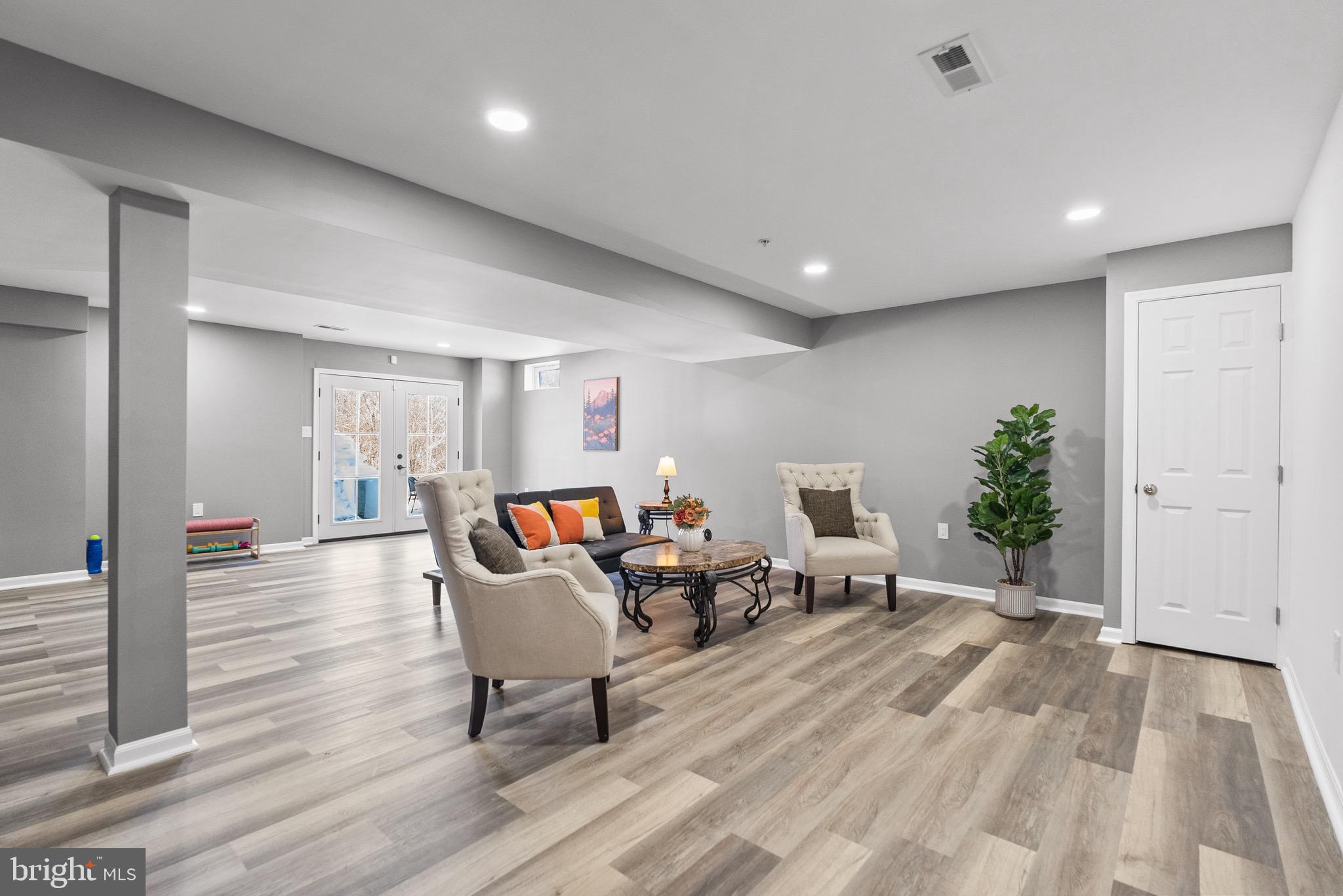 1806 ORCHARD HILL DRIVE