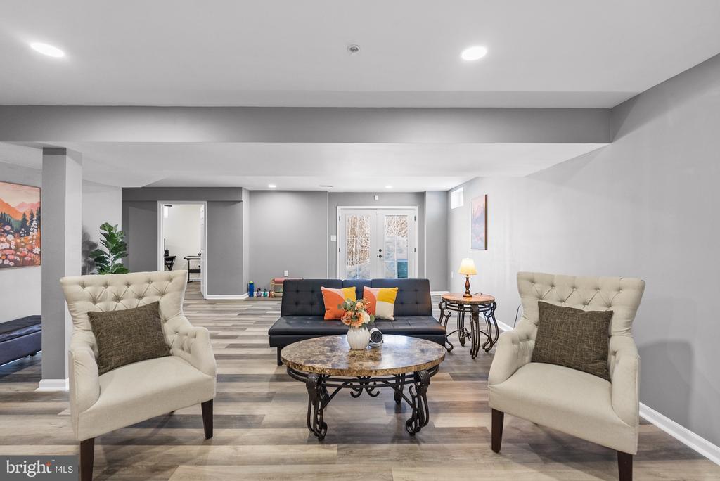 1806 ORCHARD HILL DRIVE