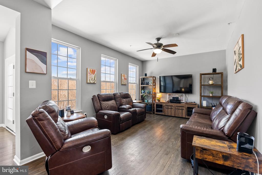 1806 ORCHARD HILL DRIVE