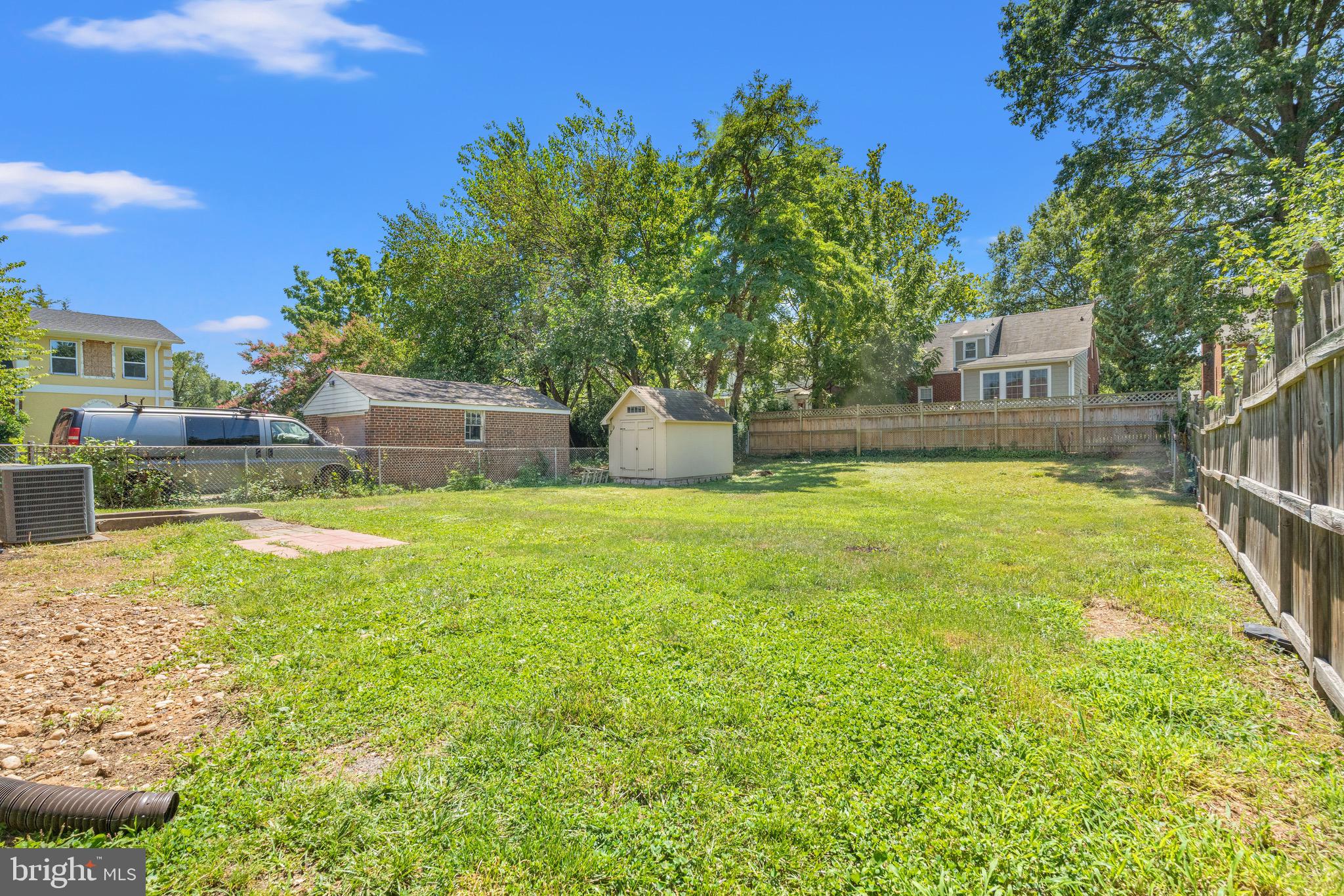 734 N George Mason Dr