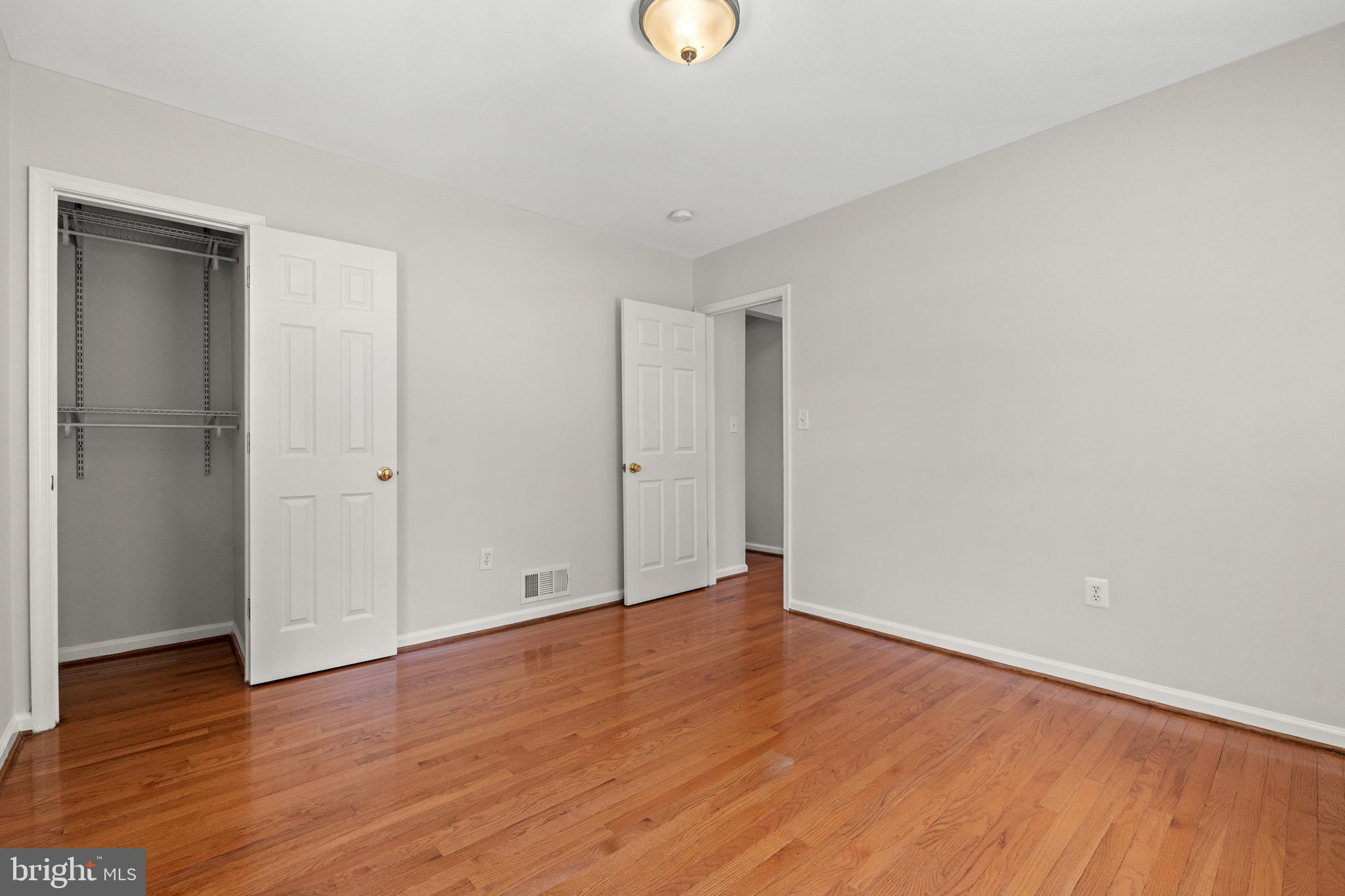 734 N George Mason Dr