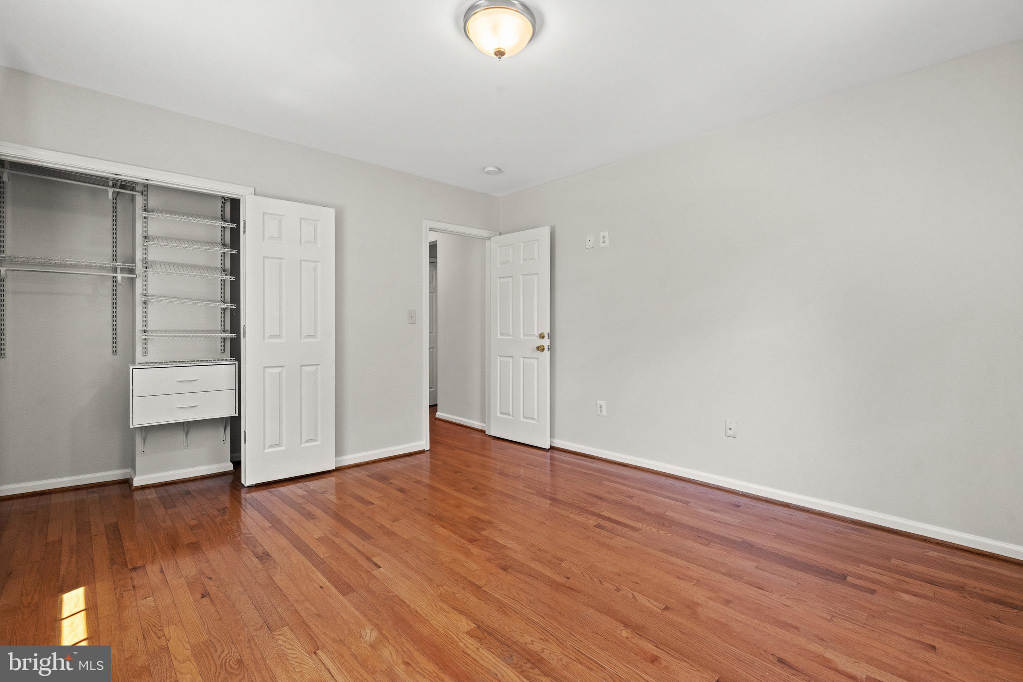 734 N George Mason Dr