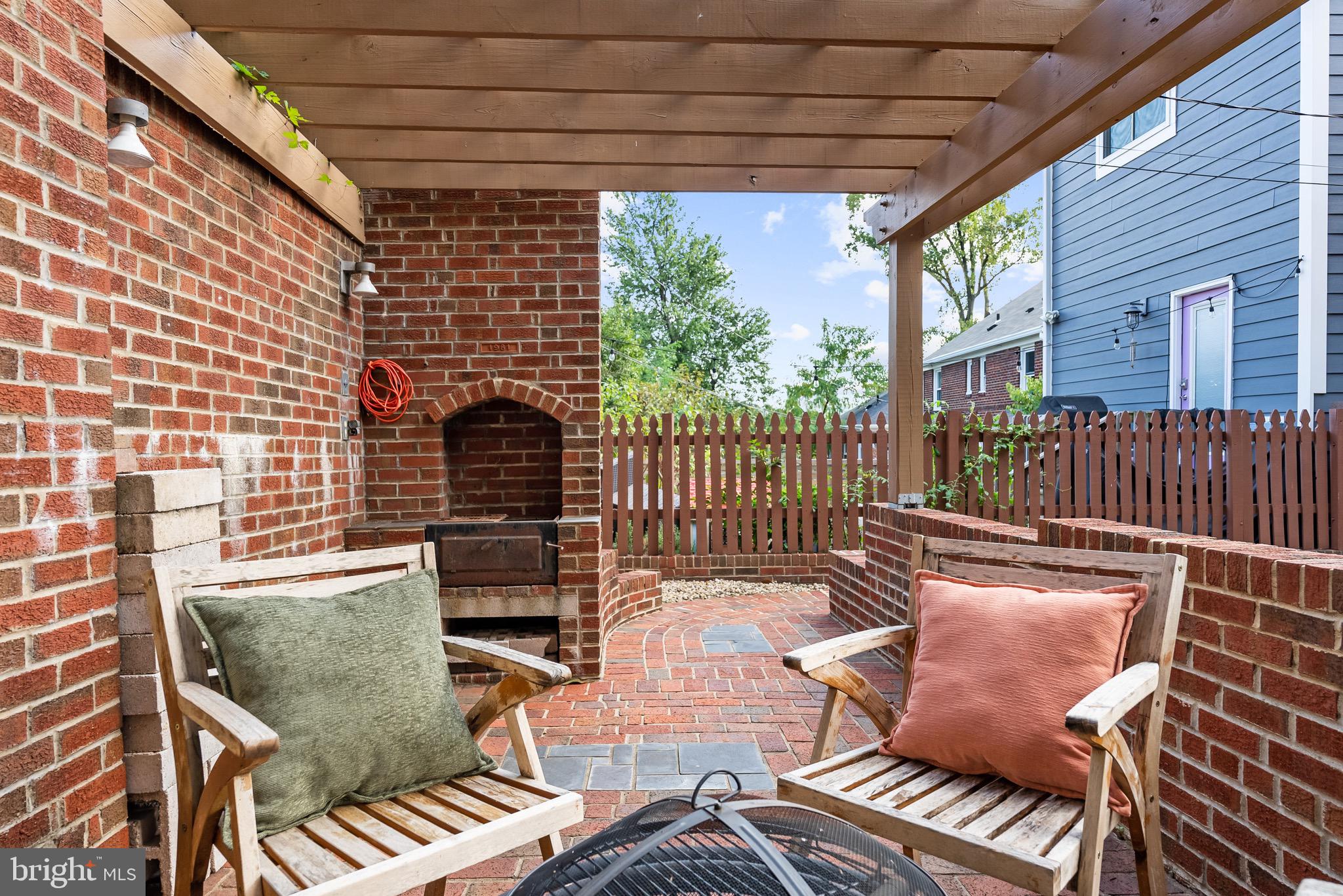 3105-A S HIGH STREET