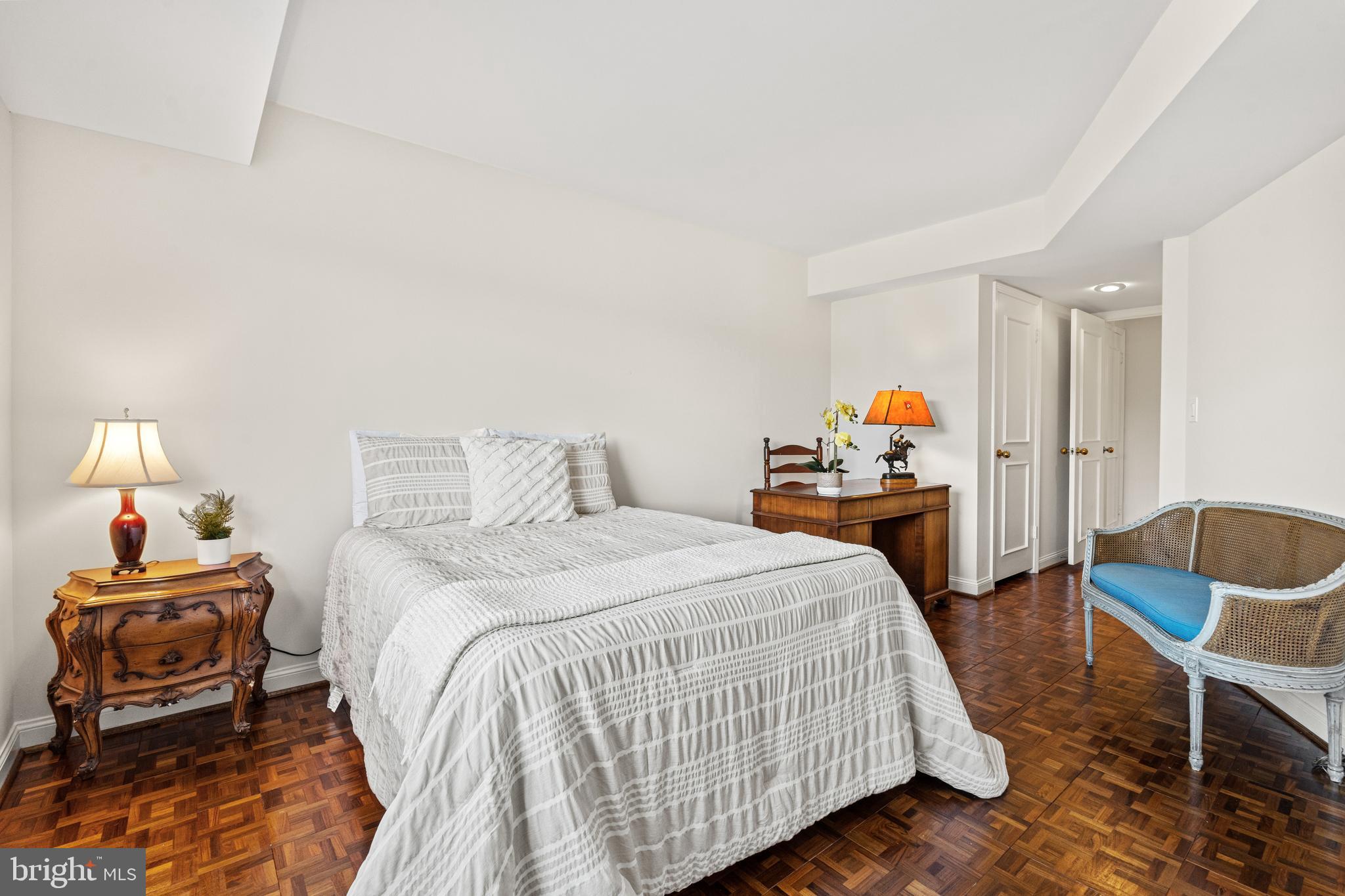 1250 S Washington STREET Unit: 204