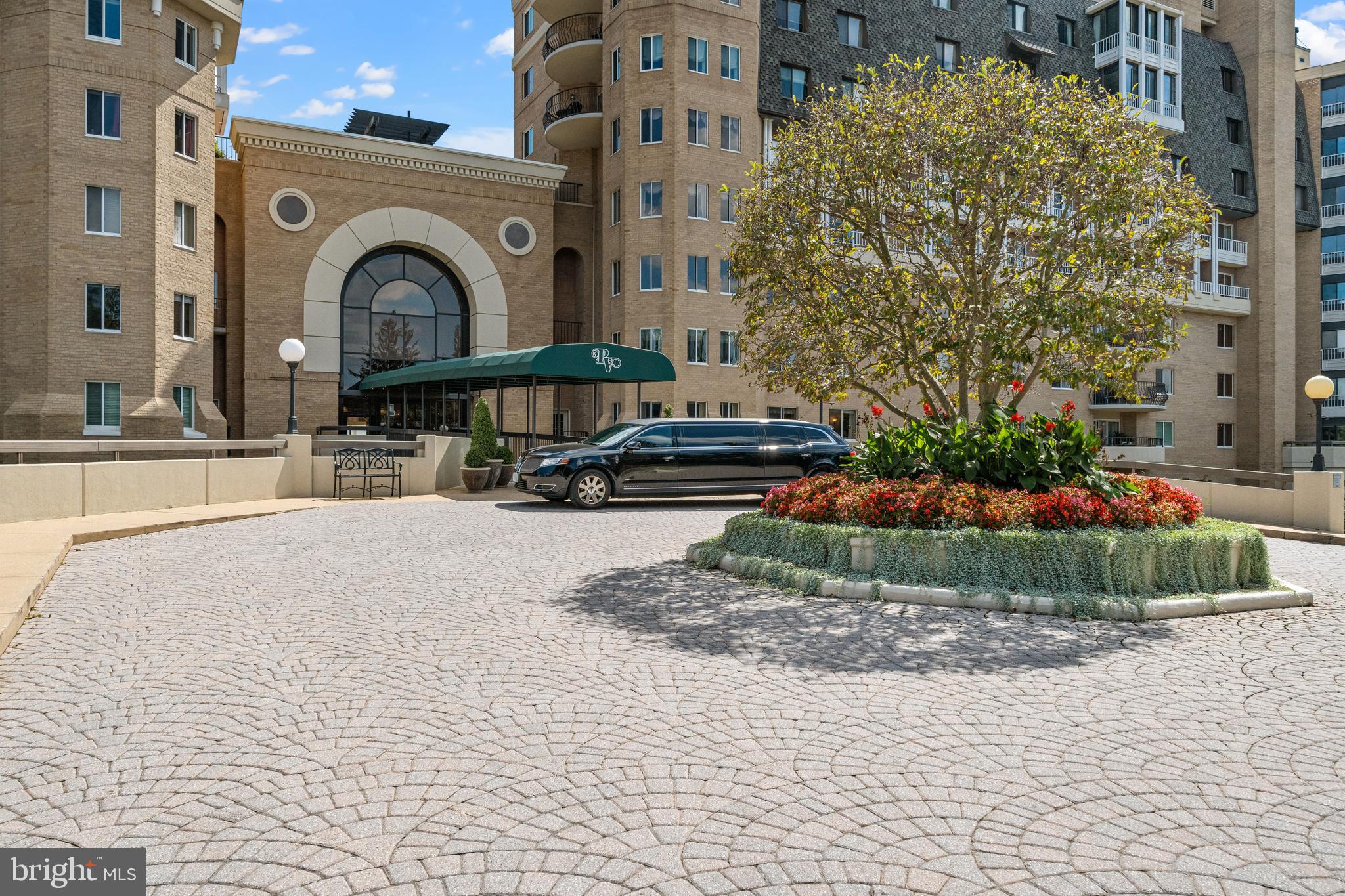1250 S Washington STREET Unit: 204