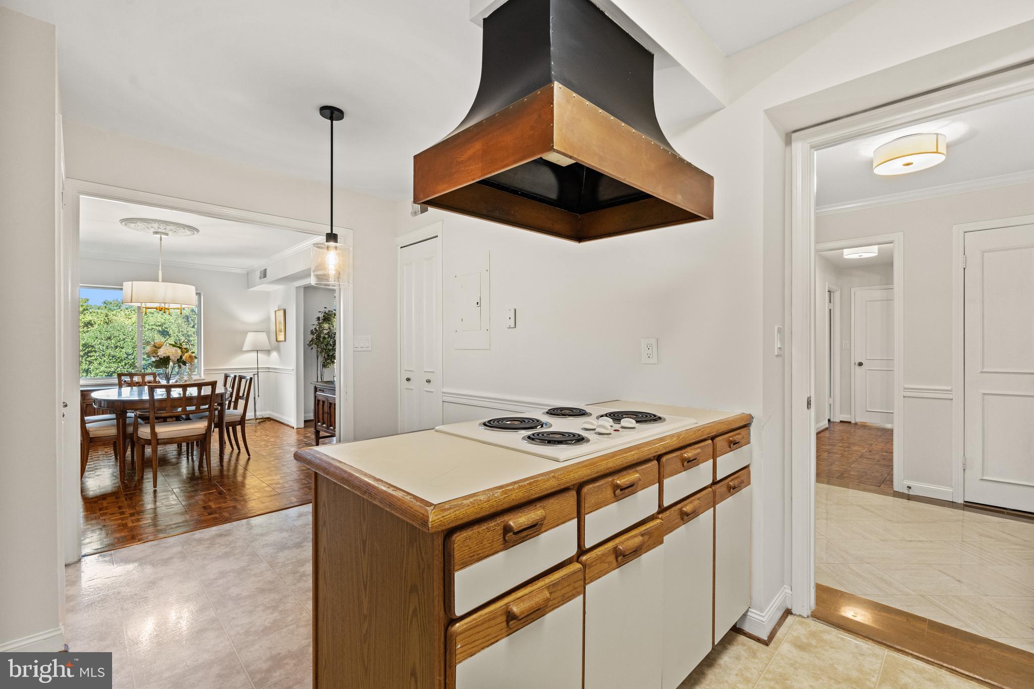 1250 S Washington STREET Unit: 204
