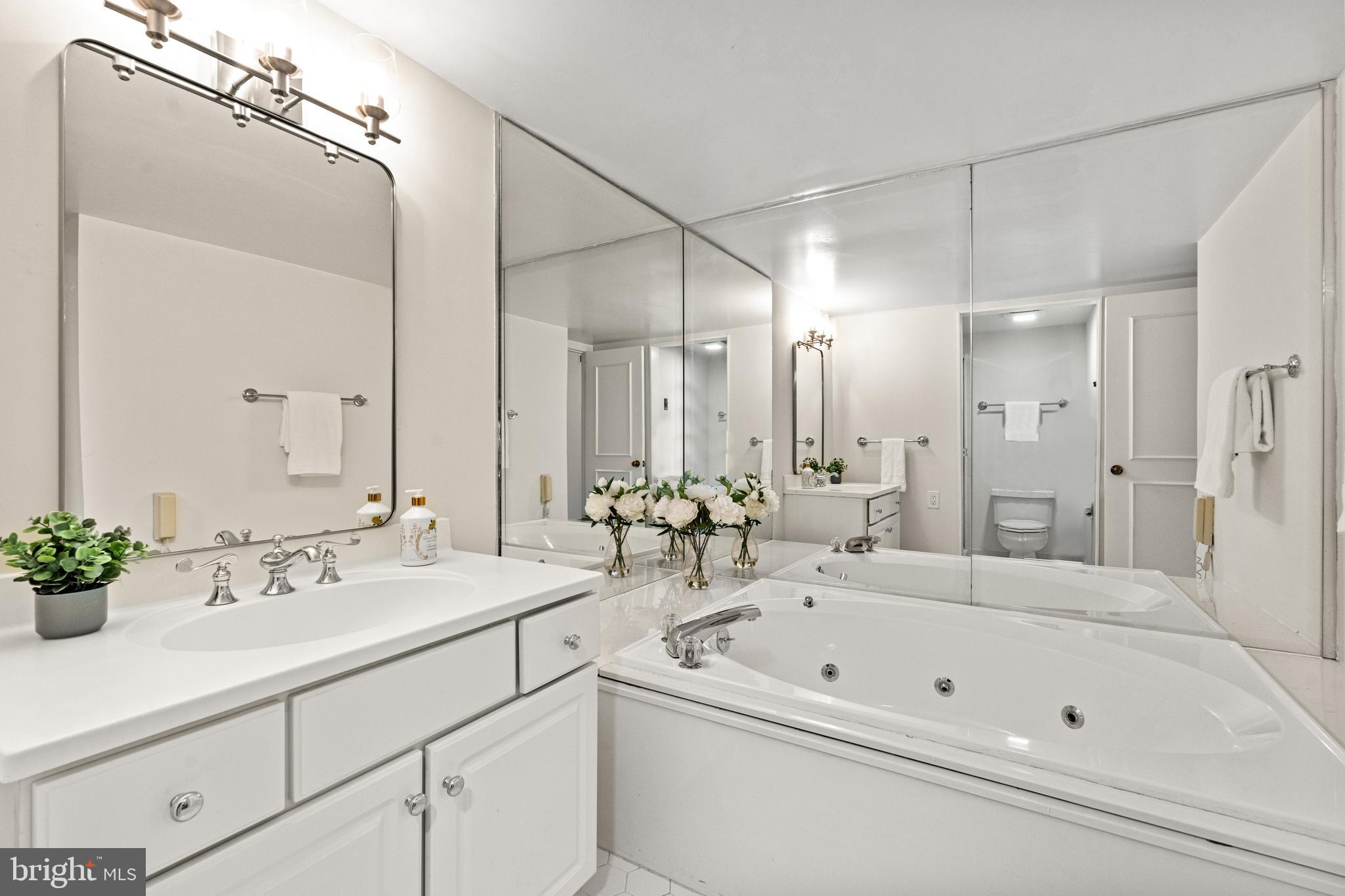 1250 S Washington STREET Unit: 204