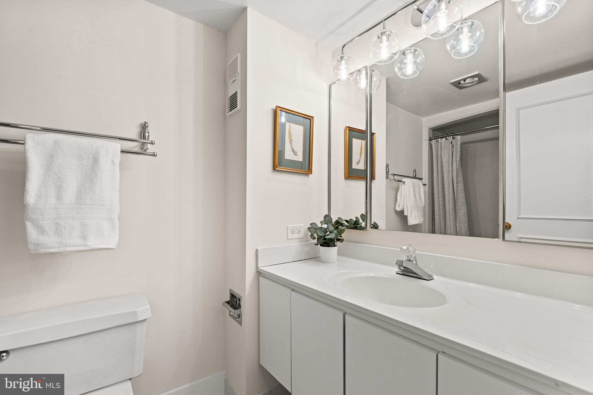 1250 S Washington STREET Unit: 204