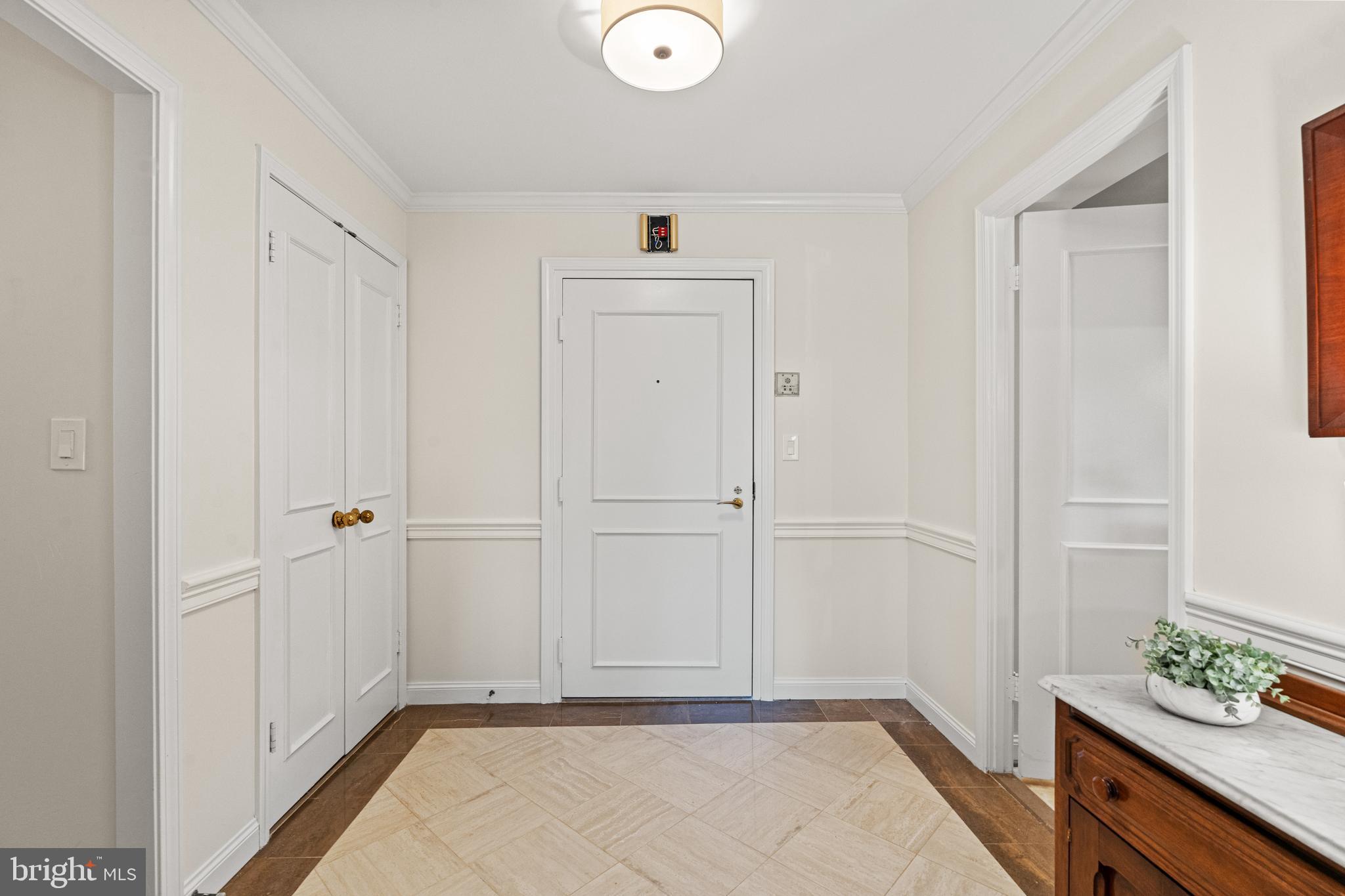 1250 S Washington STREET Unit: 204