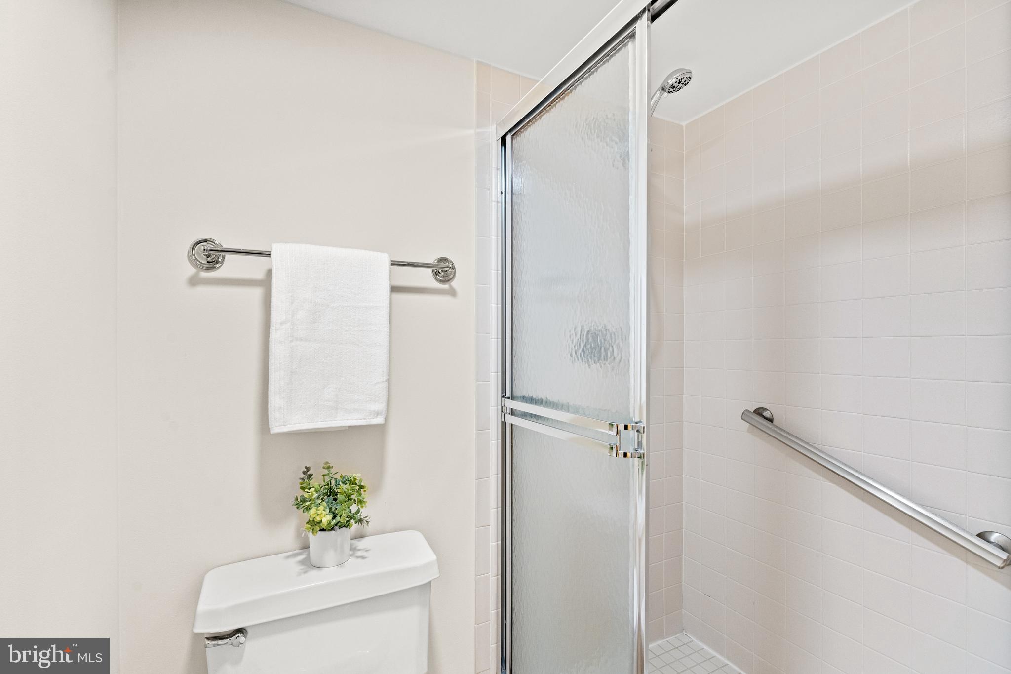 1250 S Washington STREET Unit: 204