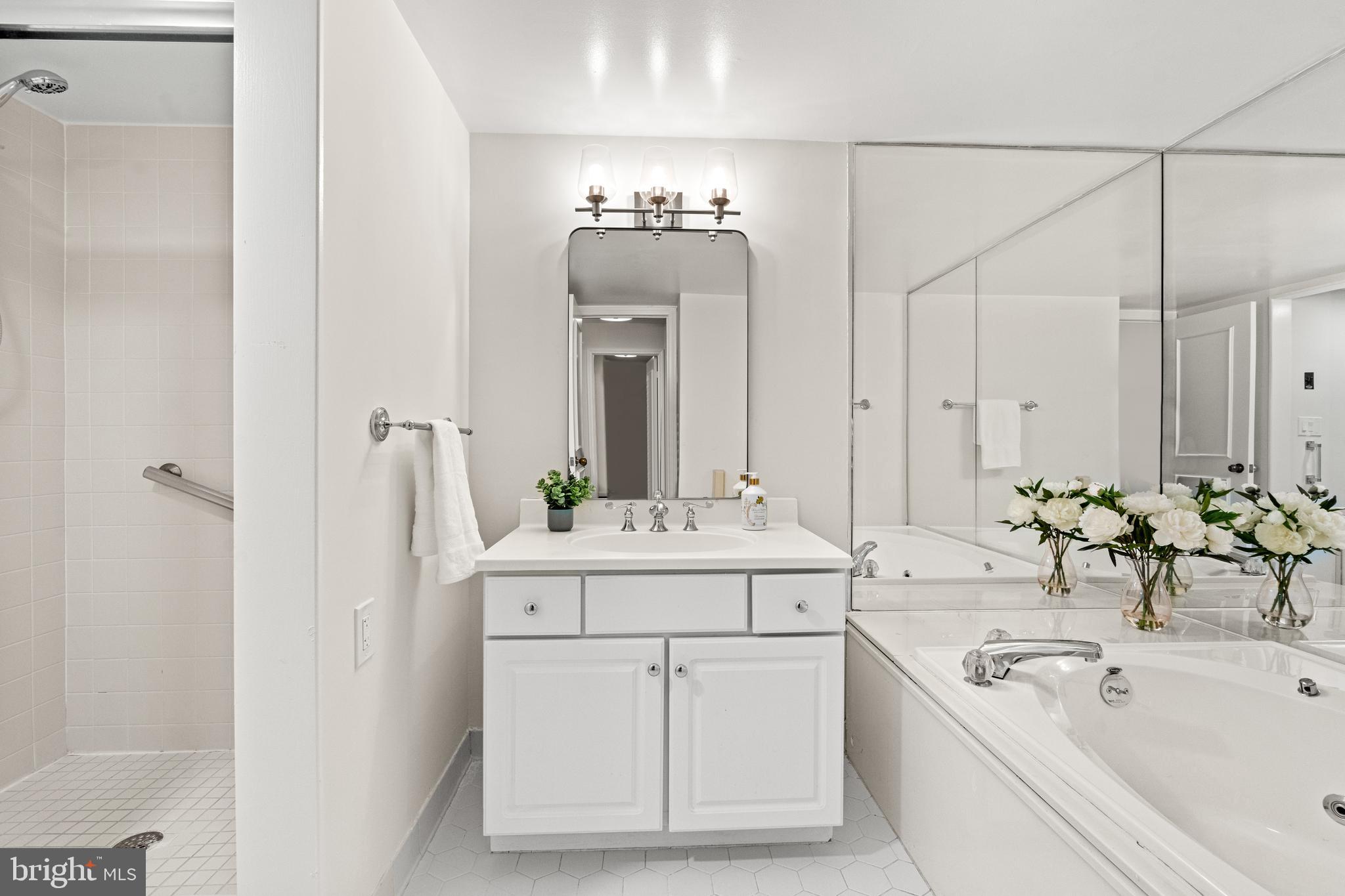 1250 S Washington STREET Unit: 204