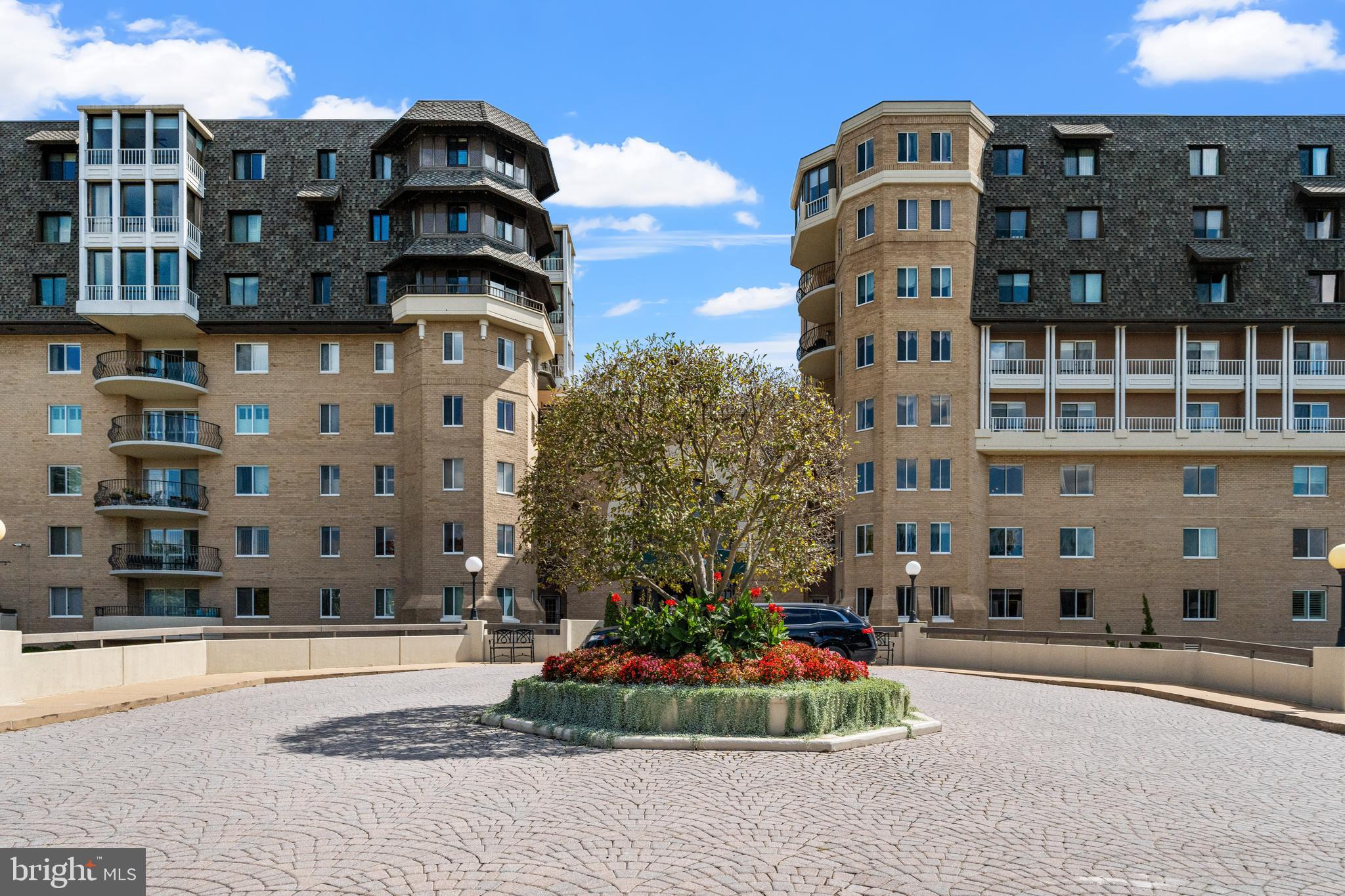 1250 S Washington STREET Unit: 204