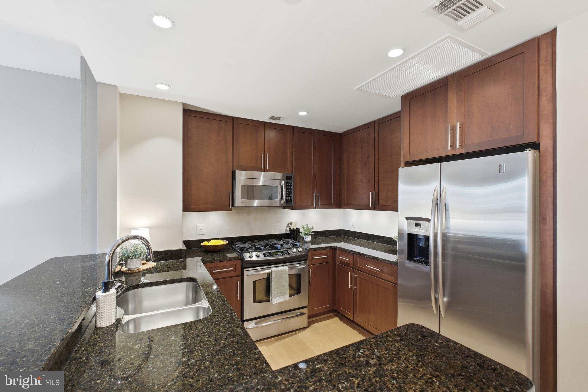 2050 JAMIESON AVENUE 1005