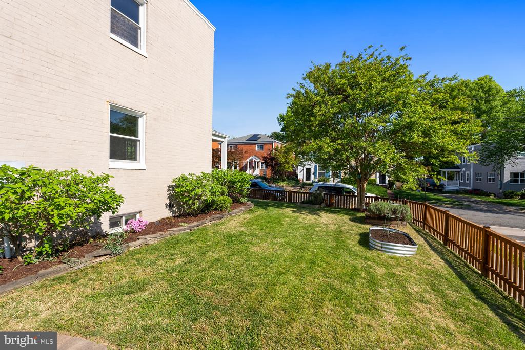 513 E BELLEFONTE AVENUE