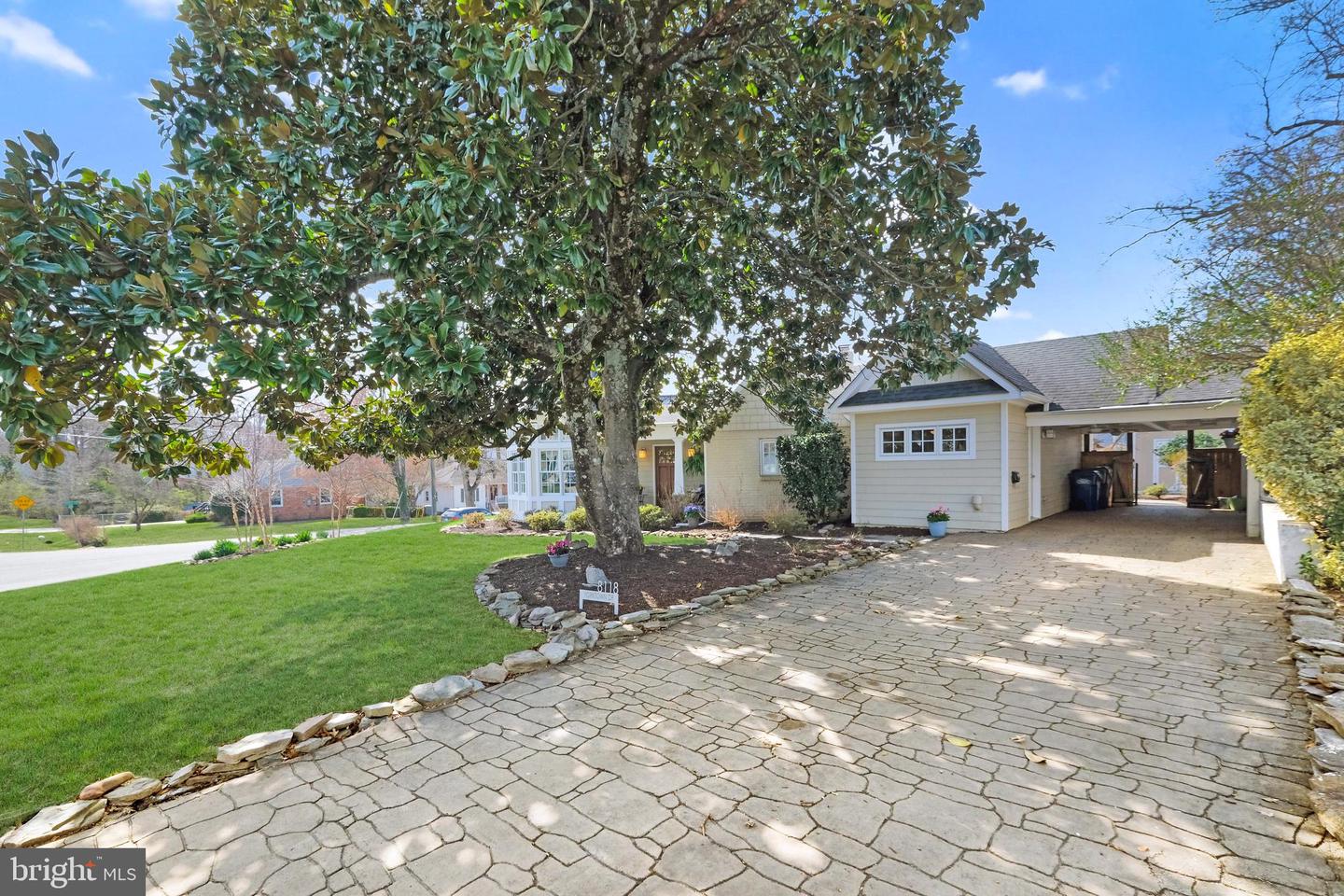 8118 Yorktown Dr