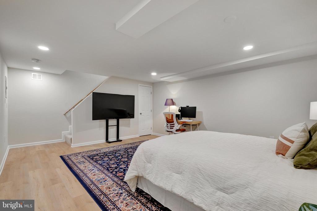 8118 Yorktown Dr
