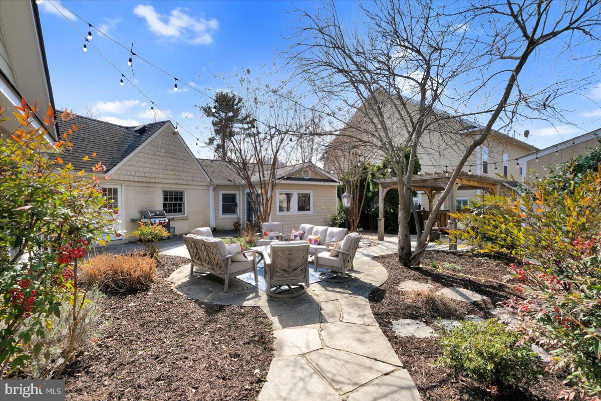 8118 Yorktown Dr