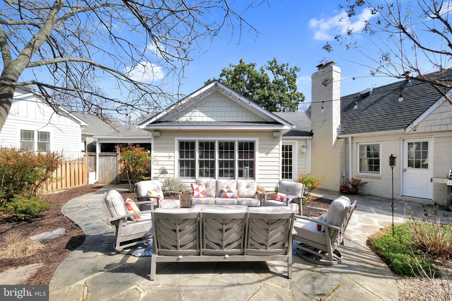 8118 Yorktown Dr