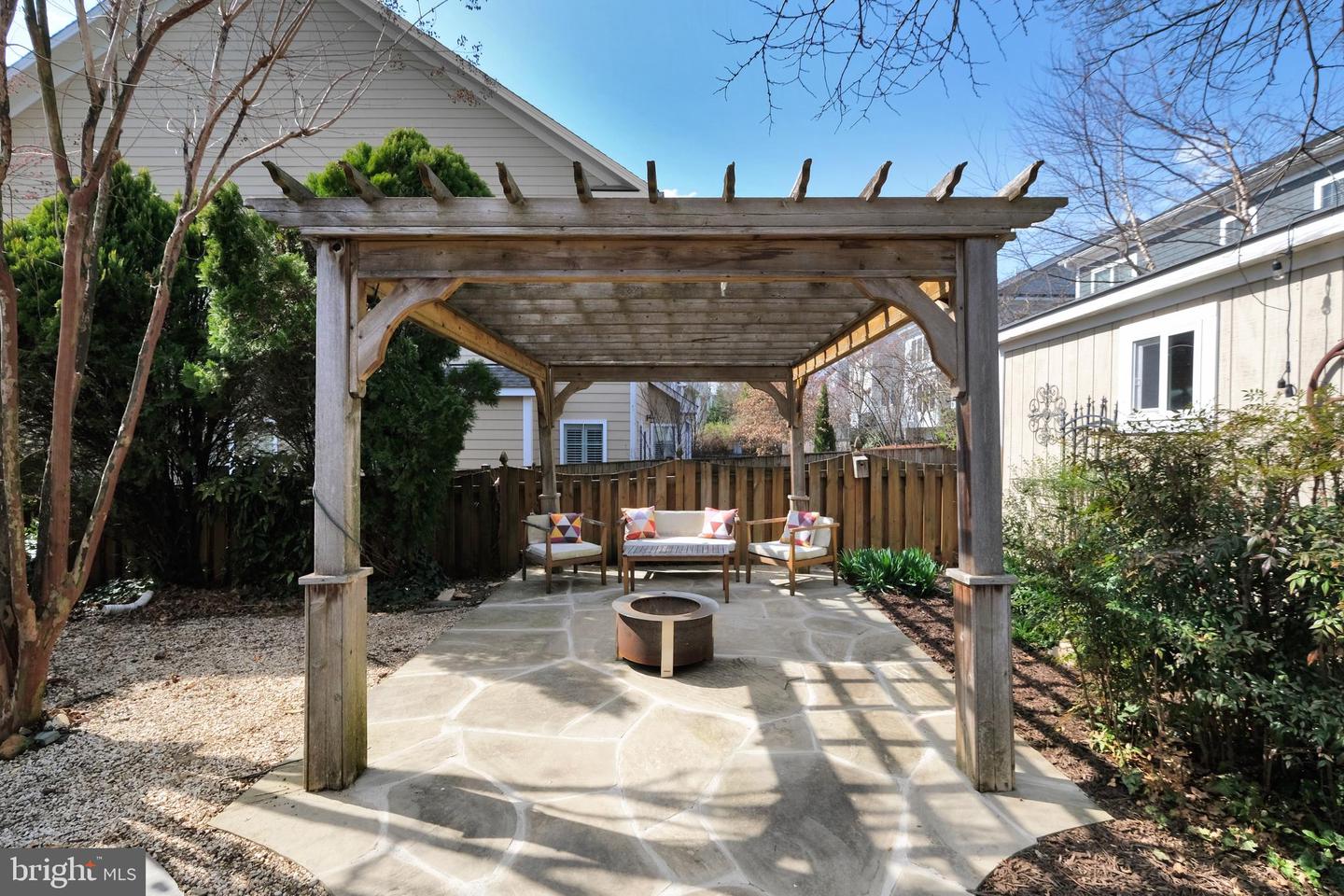 8118 Yorktown Dr