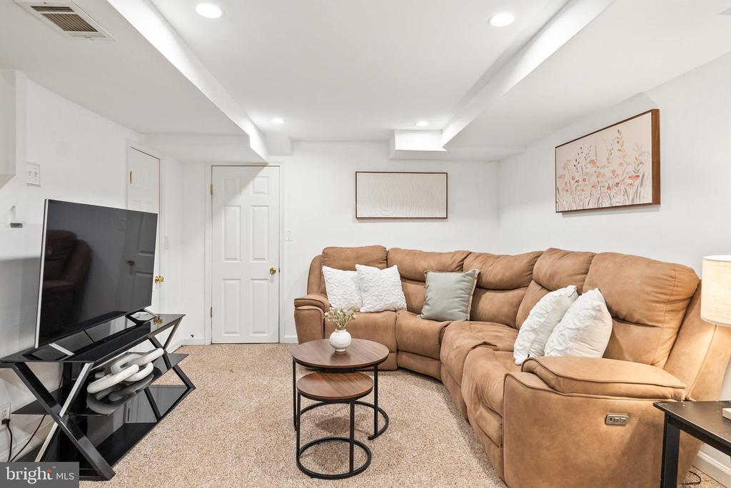 2246 Mary Baldwin Dr