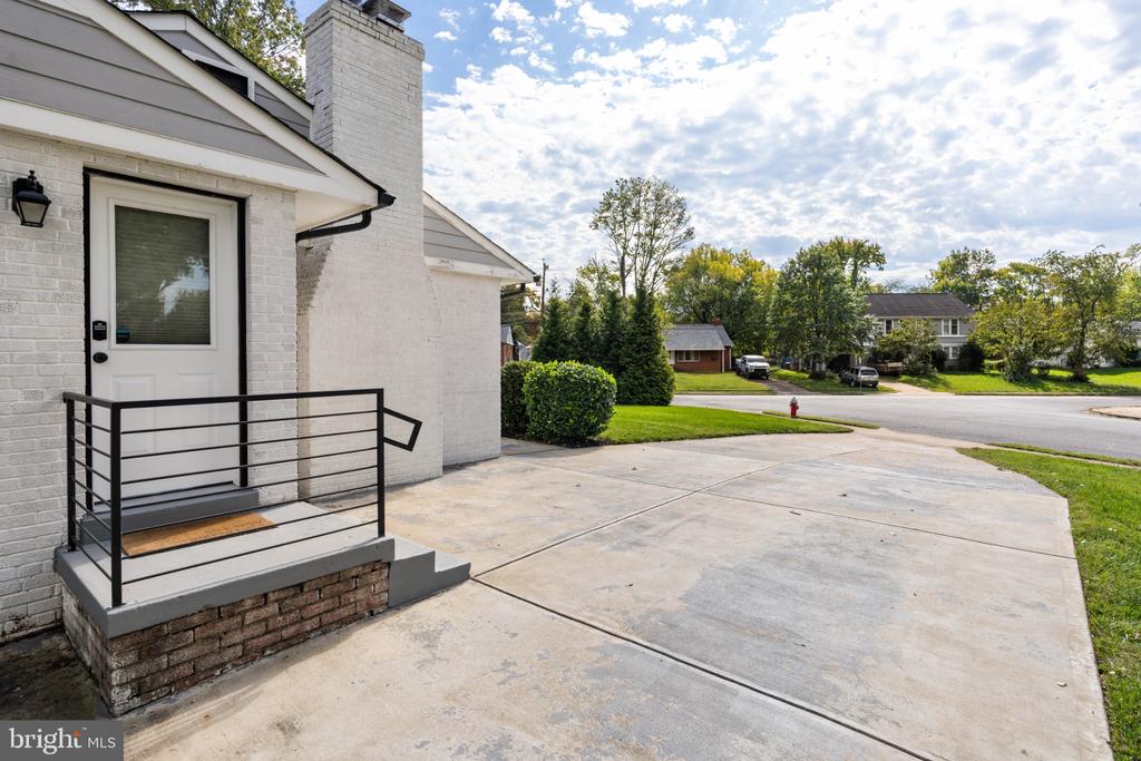 3635 DANNYS LANE