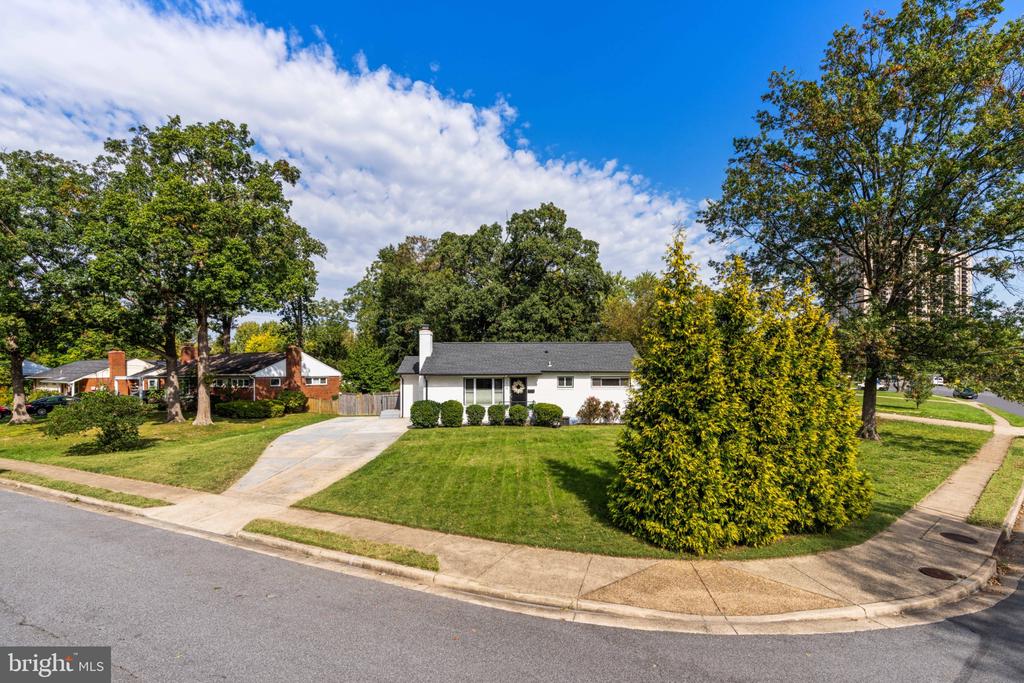 3635 DANNYS LANE