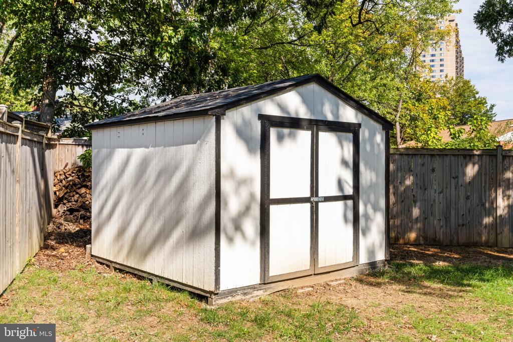 3635 DANNYS LANE