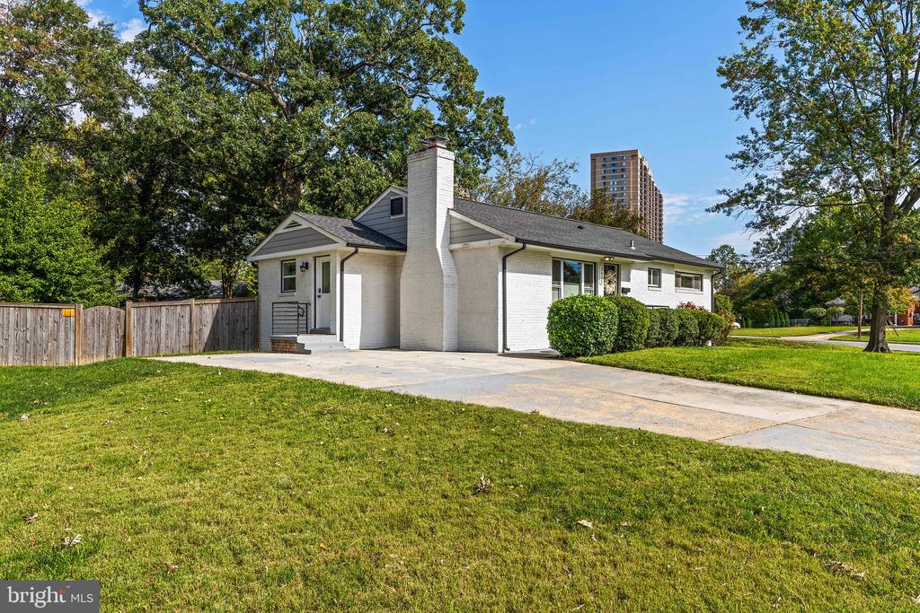 3635 DANNYS LANE