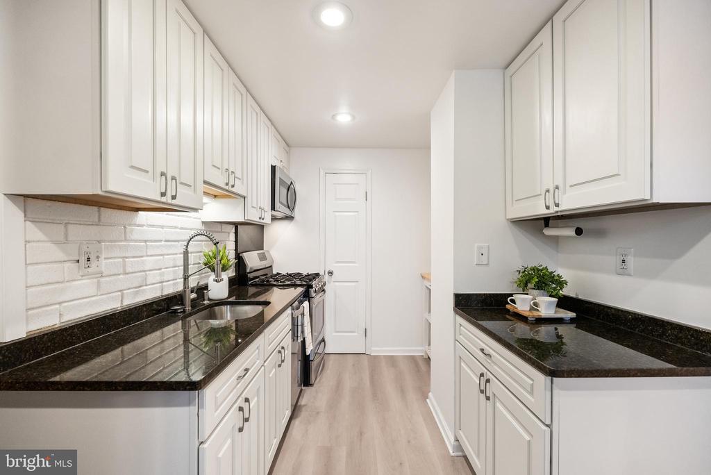 13203 Putnam Cir