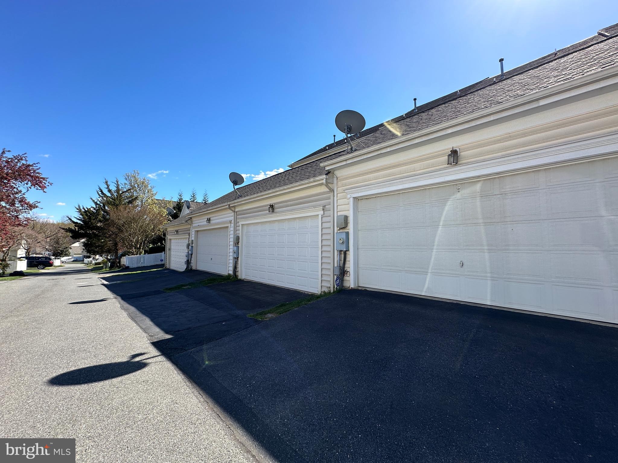 914 FEATHERSTONE STREET