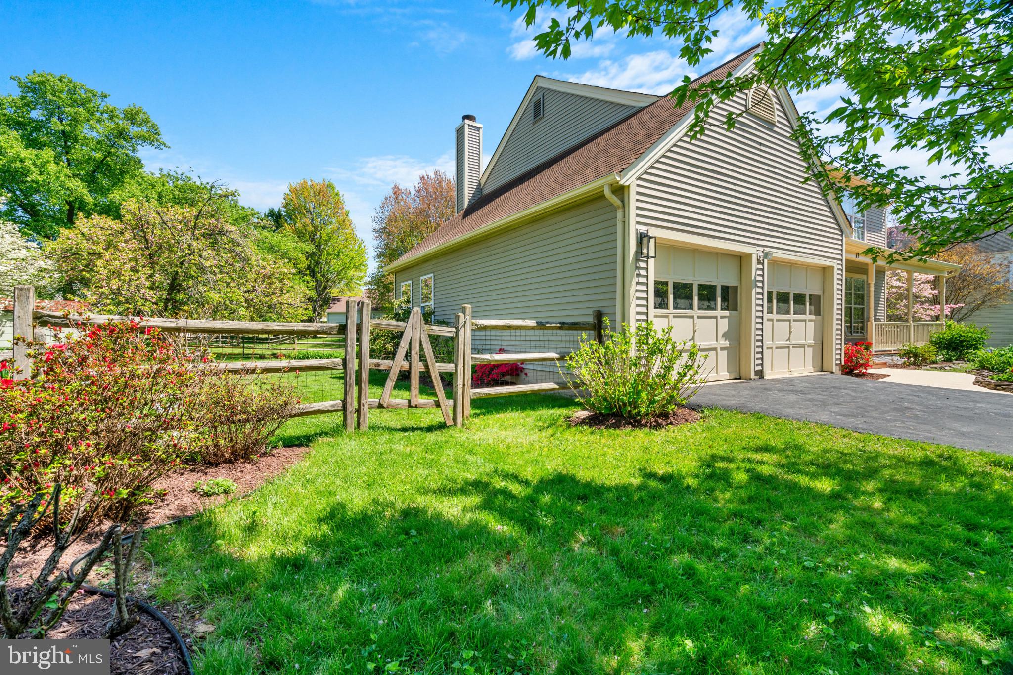 17 TEA ROSE COURT