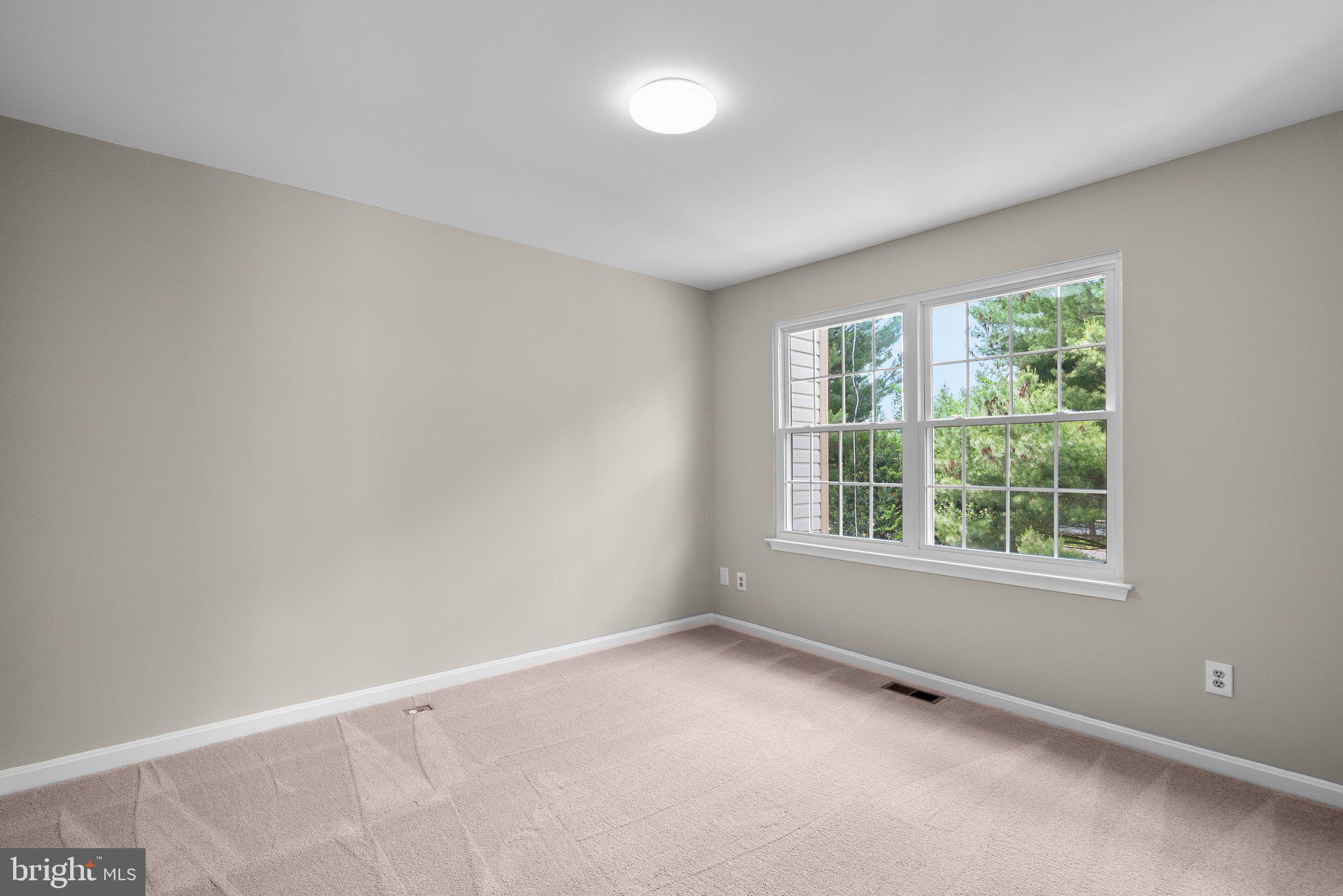 8462 MEADOW GREEN WAY