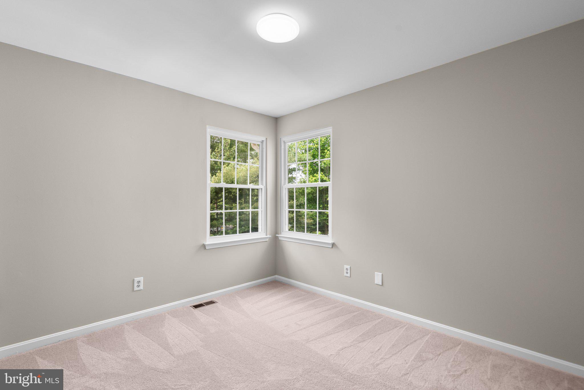 8462 MEADOW GREEN WAY