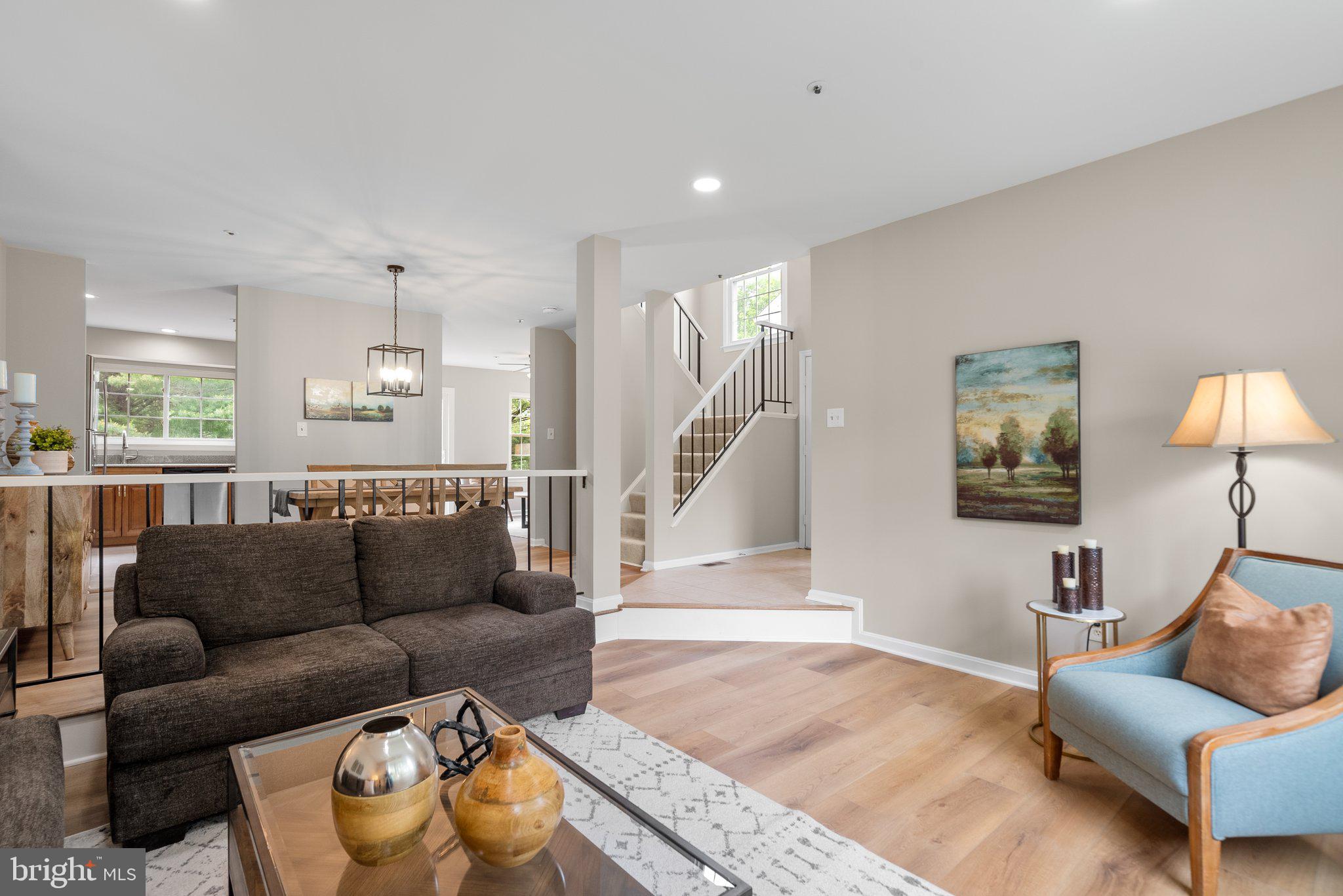 8462 MEADOW GREEN WAY