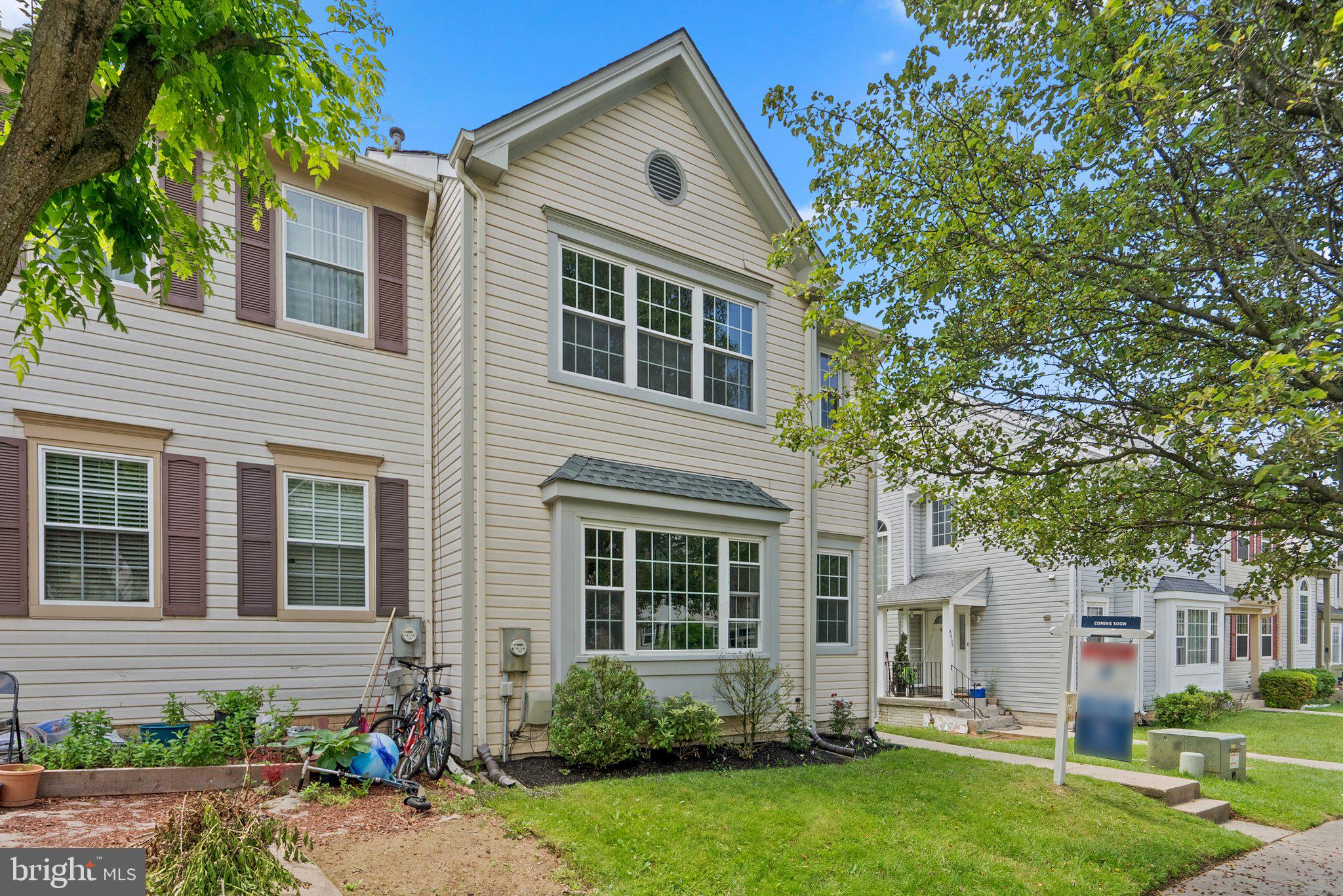 8462 MEADOW GREEN WAY