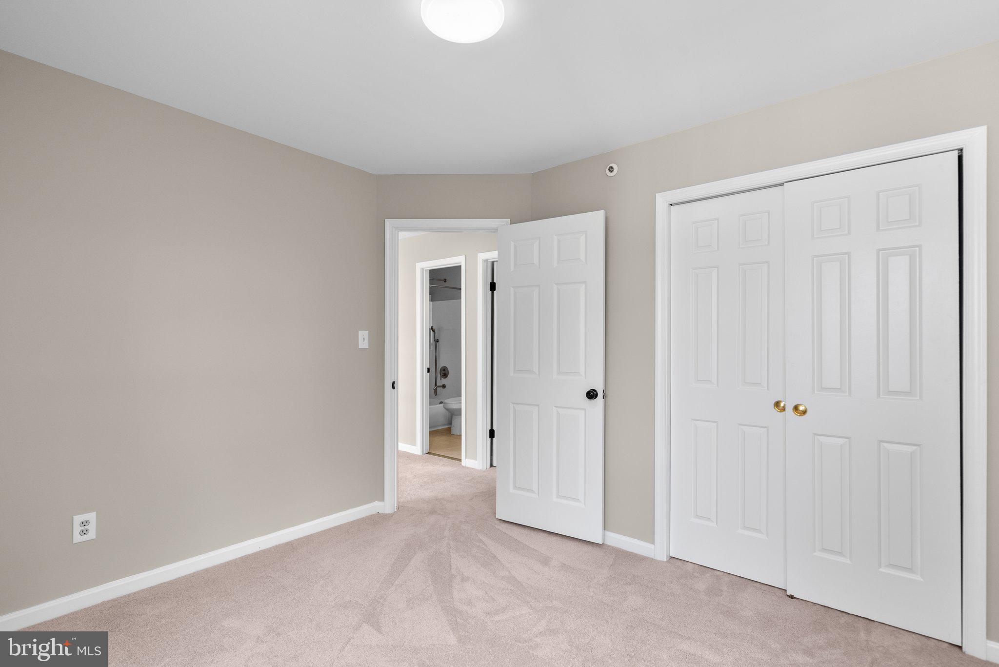 8462 MEADOW GREEN WAY