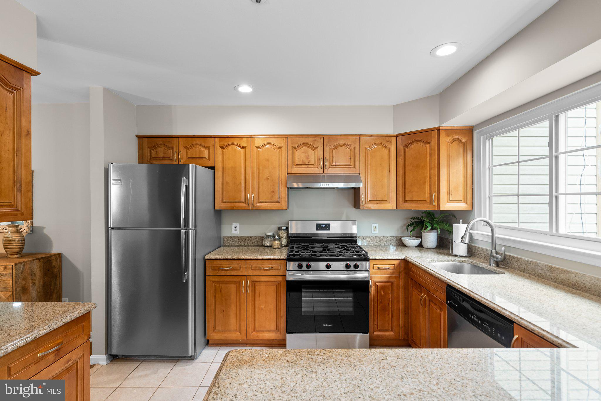 8462 MEADOW GREEN WAY