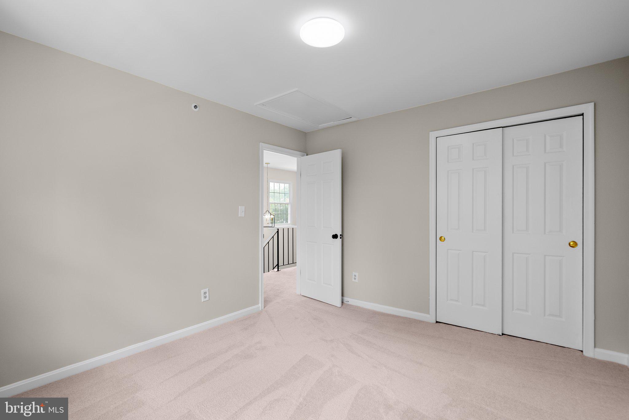 8462 MEADOW GREEN WAY
