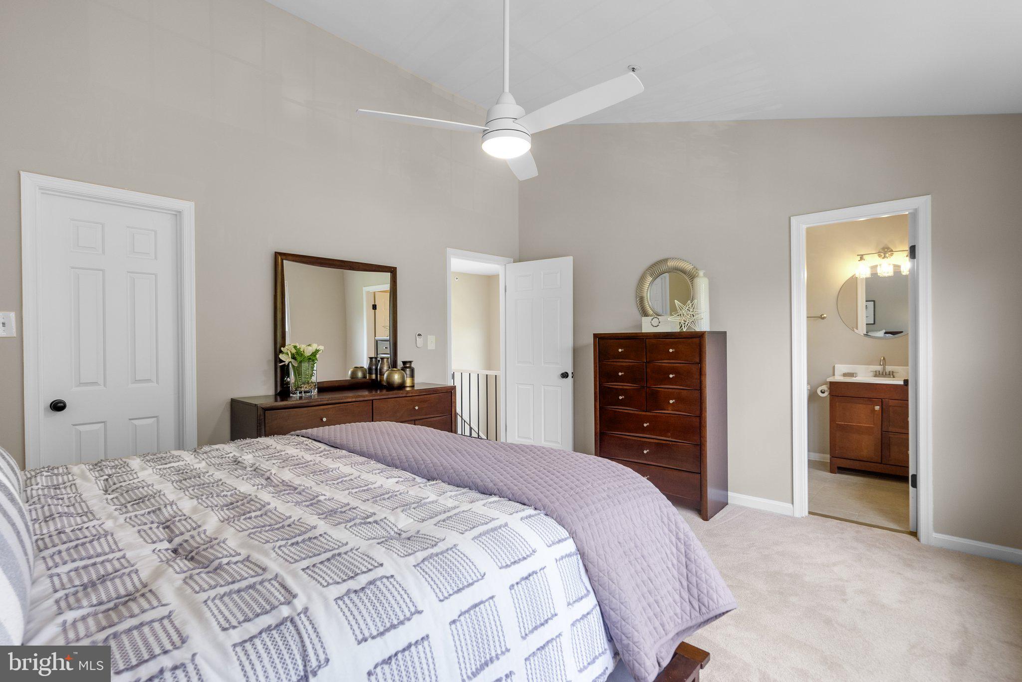8462 MEADOW GREEN WAY