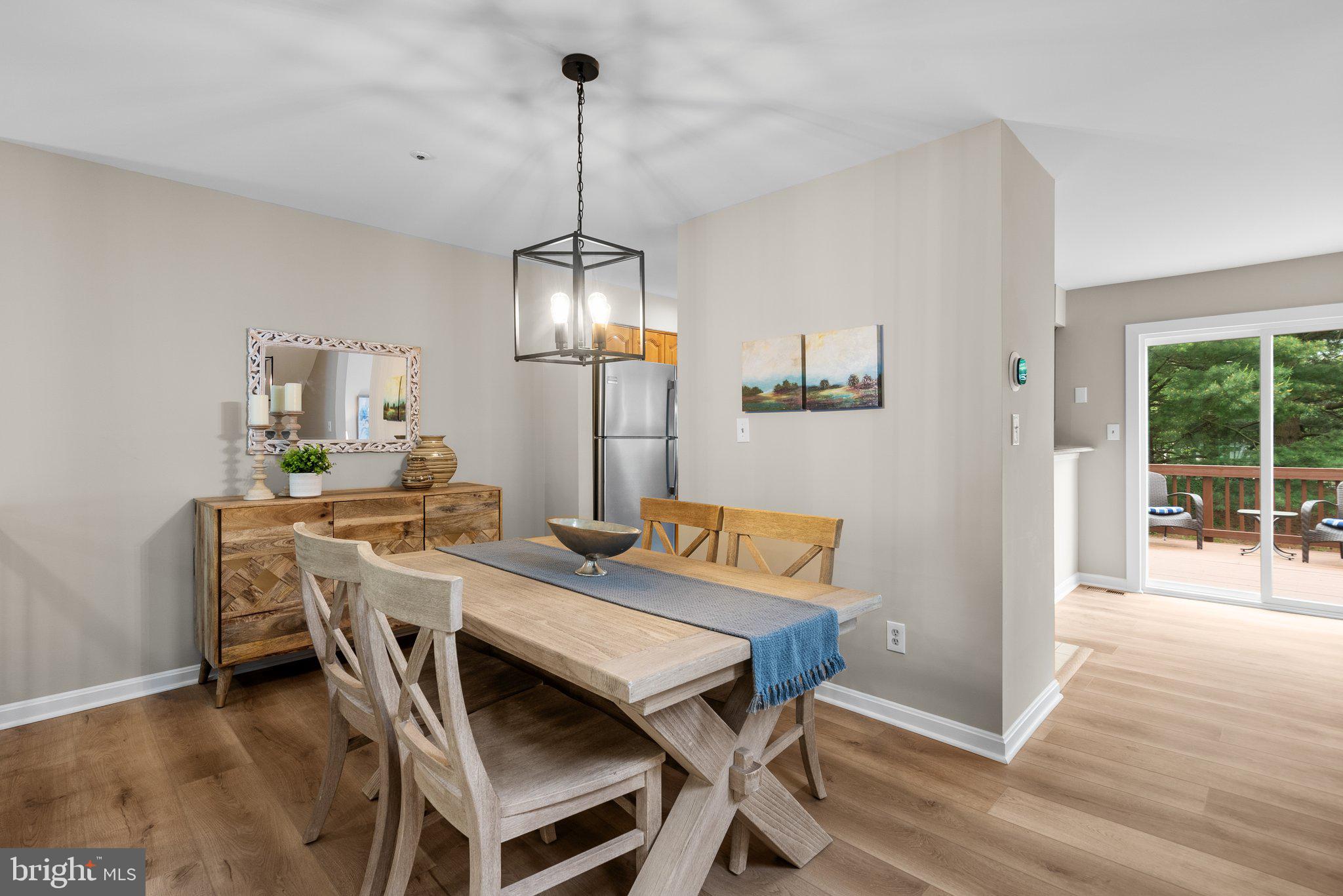 8462 MEADOW GREEN WAY