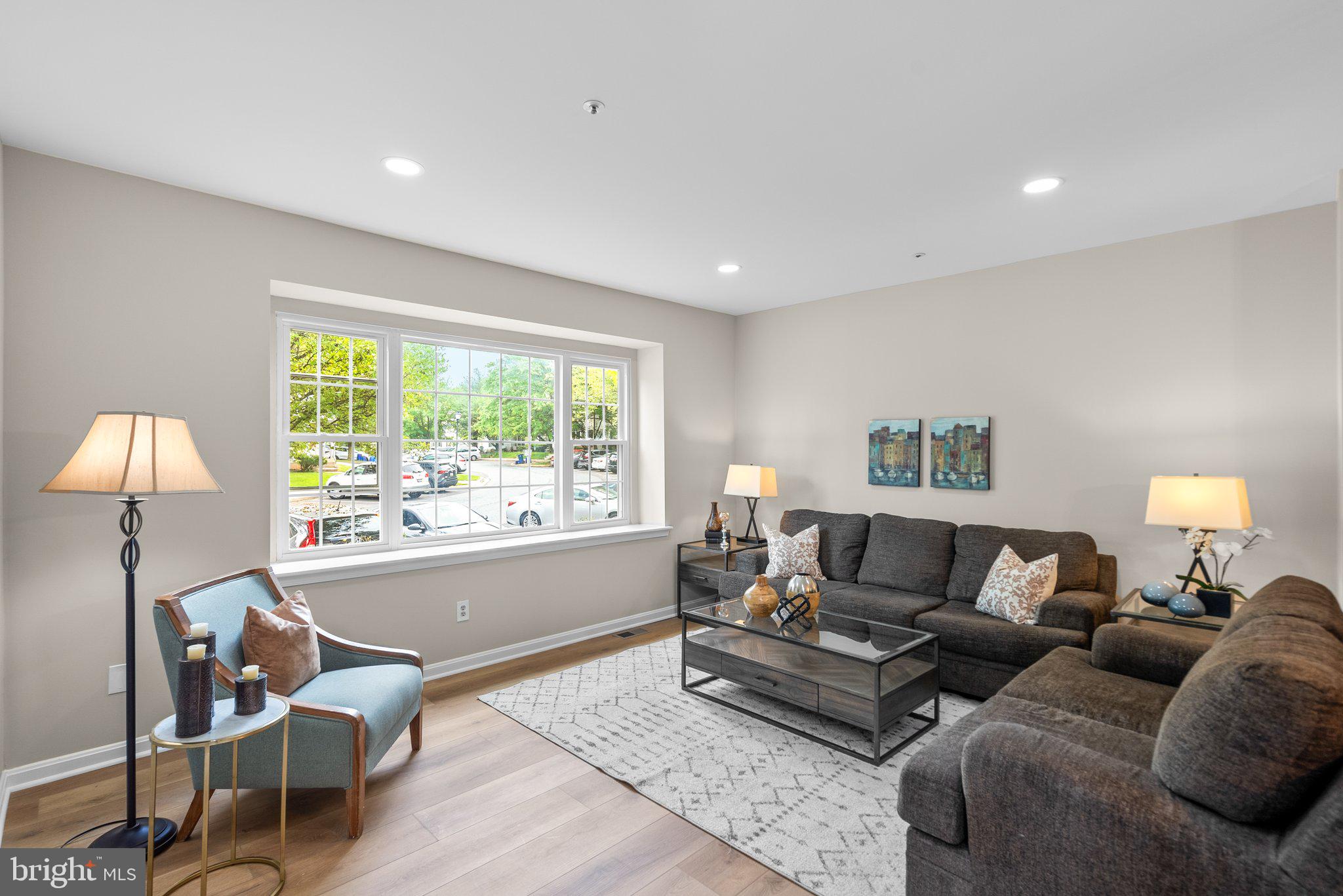 8462 MEADOW GREEN WAY
