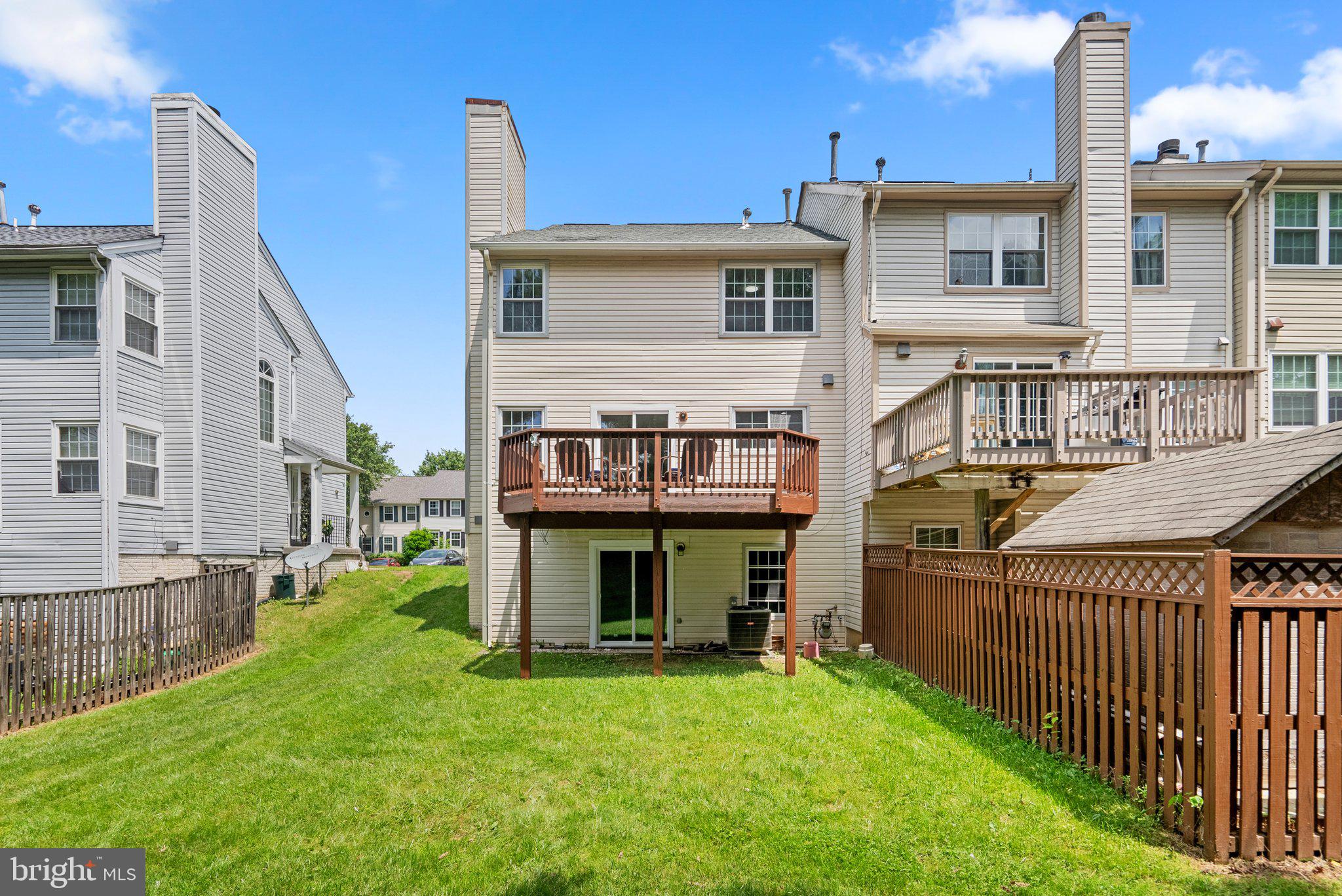 8462 MEADOW GREEN WAY